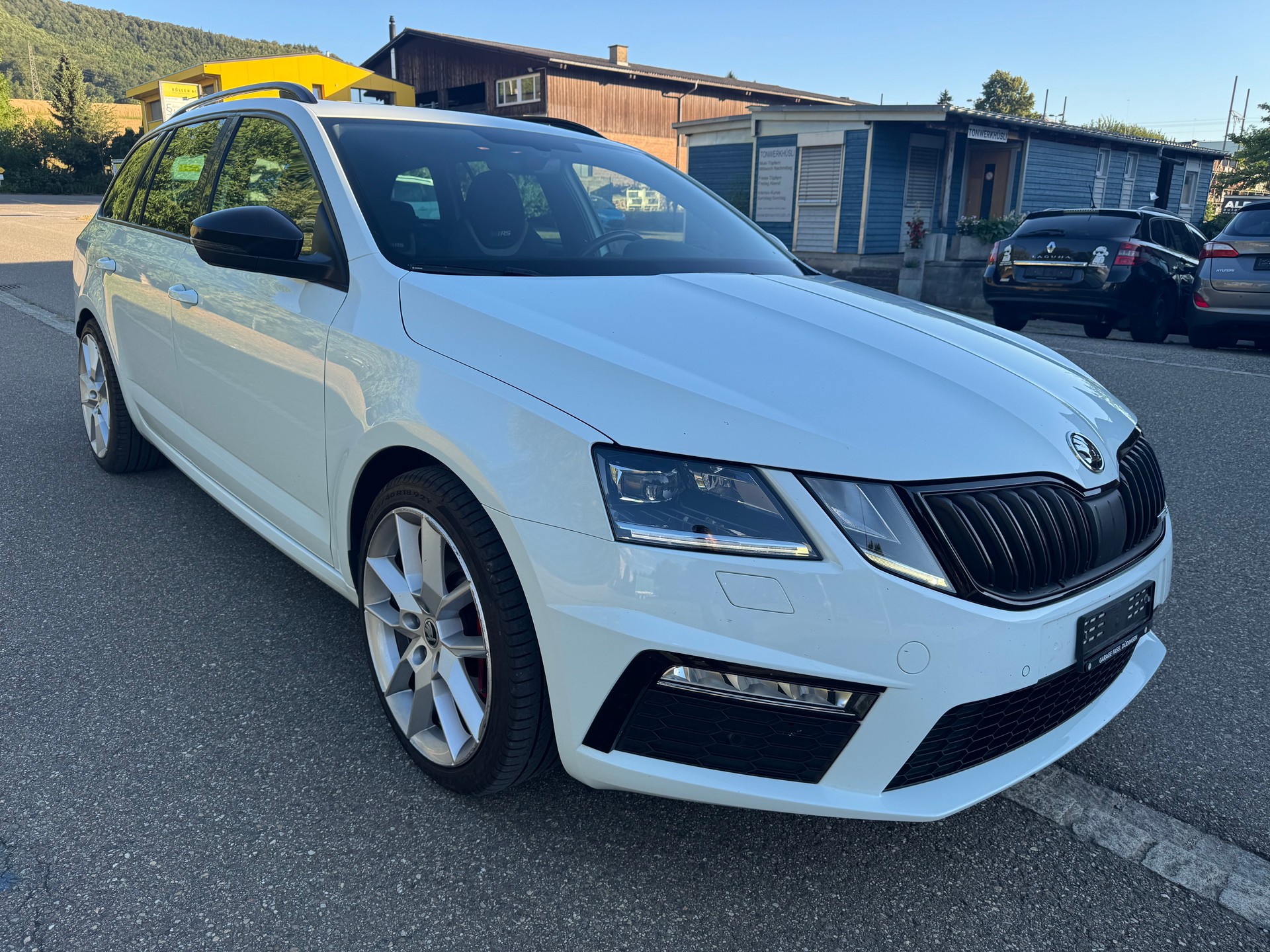 SKODA Octavia Combi 2.0 TSI RS Value DSG-image-3