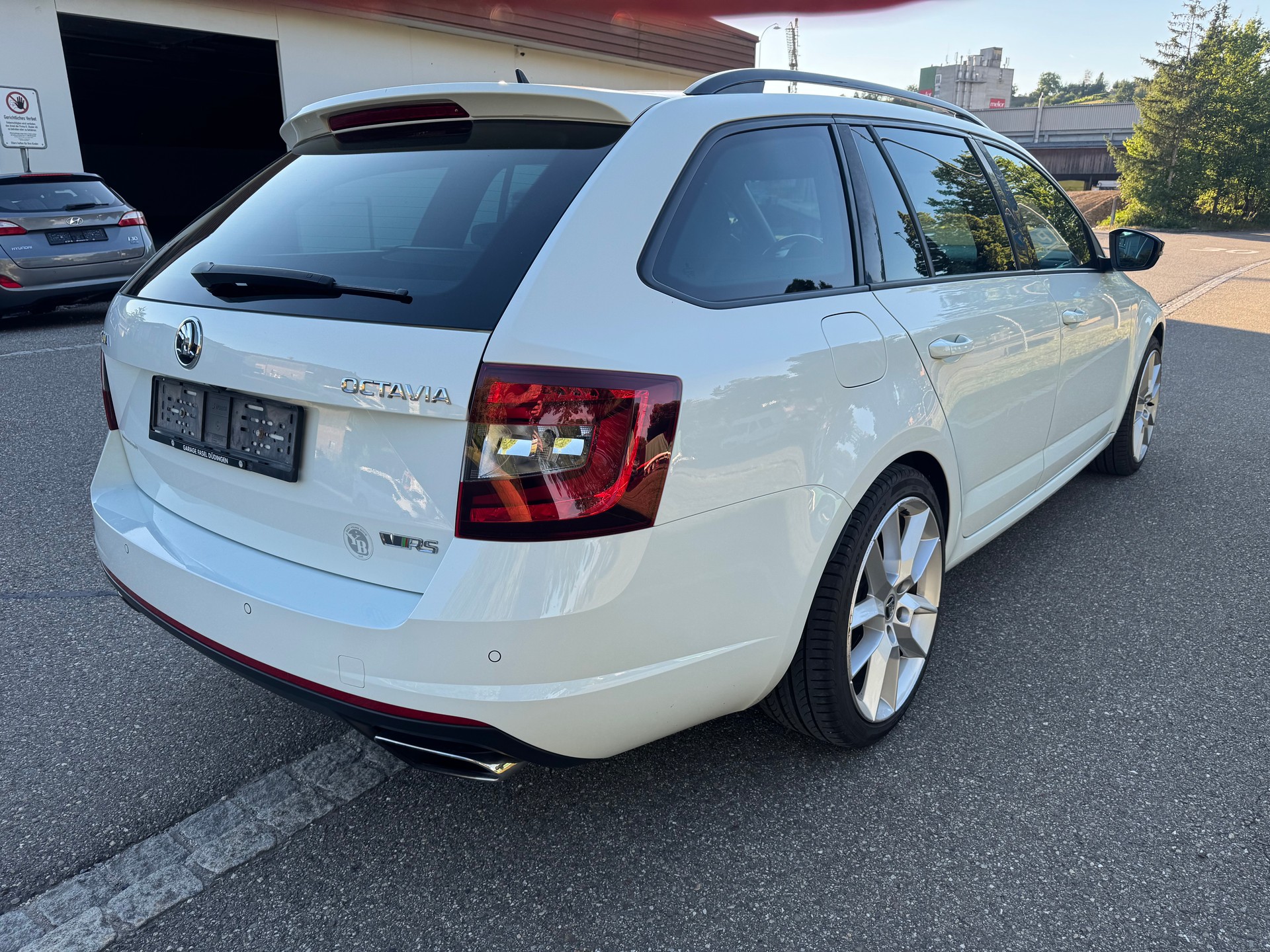 SKODA Octavia Combi 2.0 TSI RS Value DSG-image-2