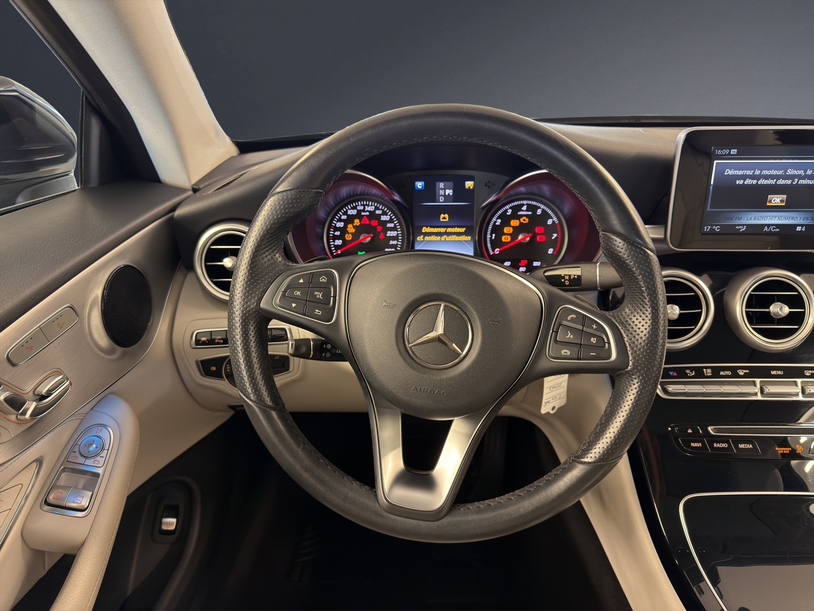 MERCEDES-BENZ C 250 AMG Line-image-12