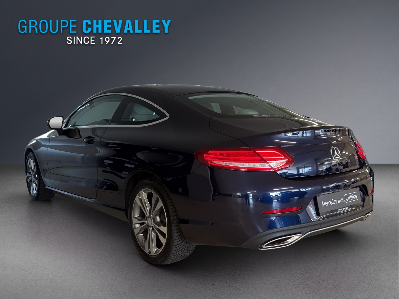 MERCEDES-BENZ C 250 AMG Line-showroom-element-3