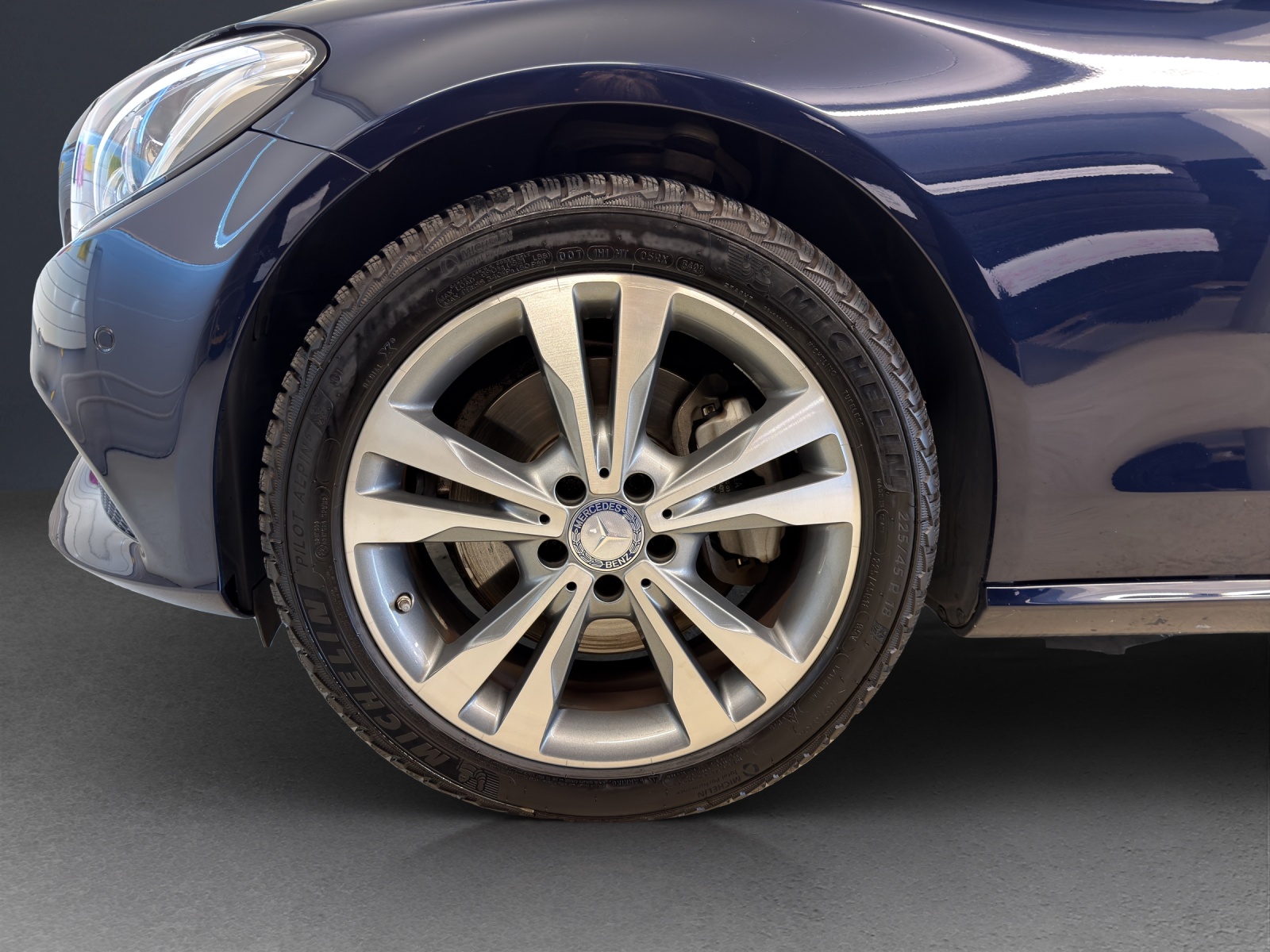 MERCEDES-BENZ C 250 AMG Line-image-5