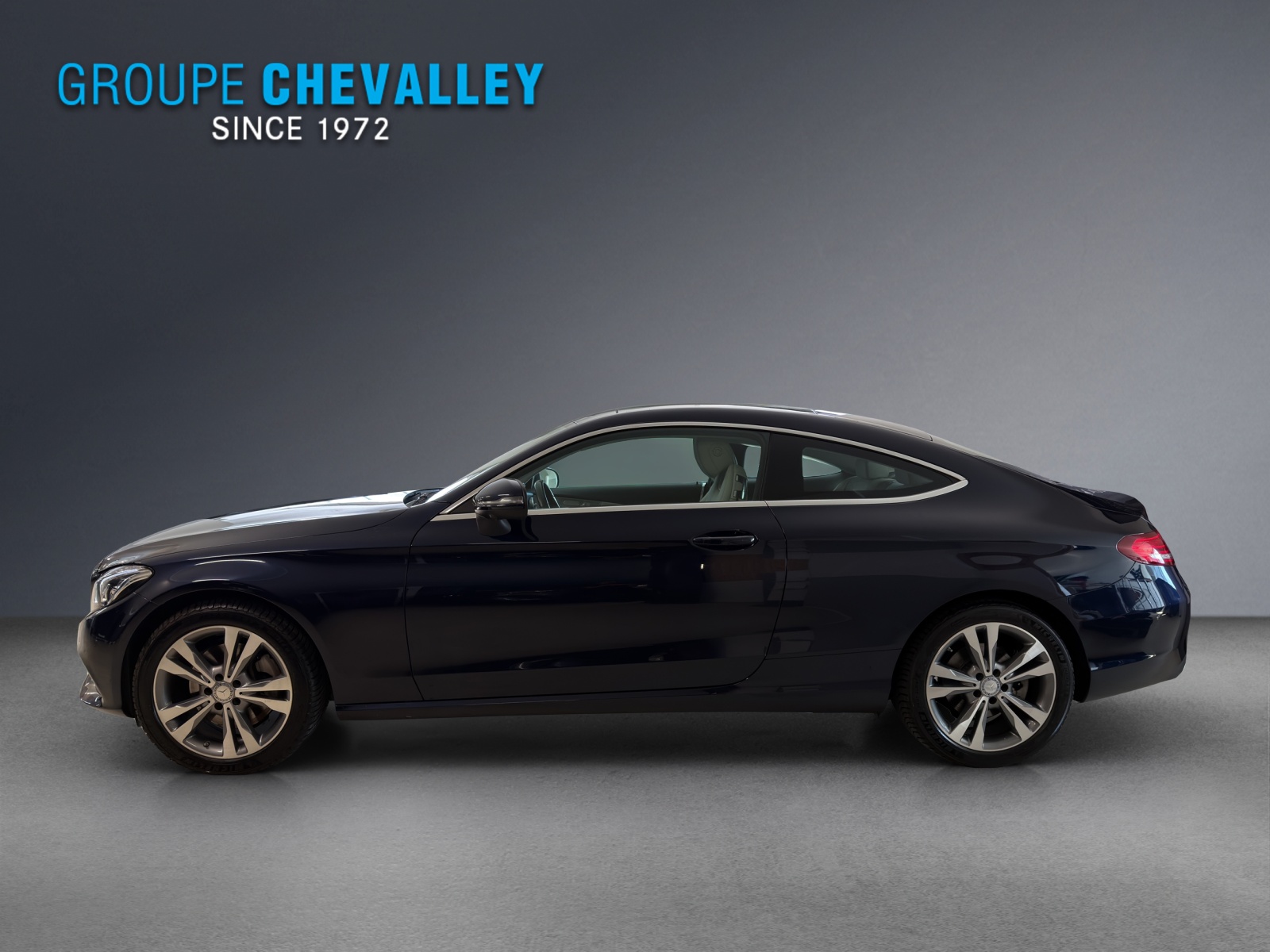MERCEDES-BENZ C 250 AMG Line-showroom-element-2