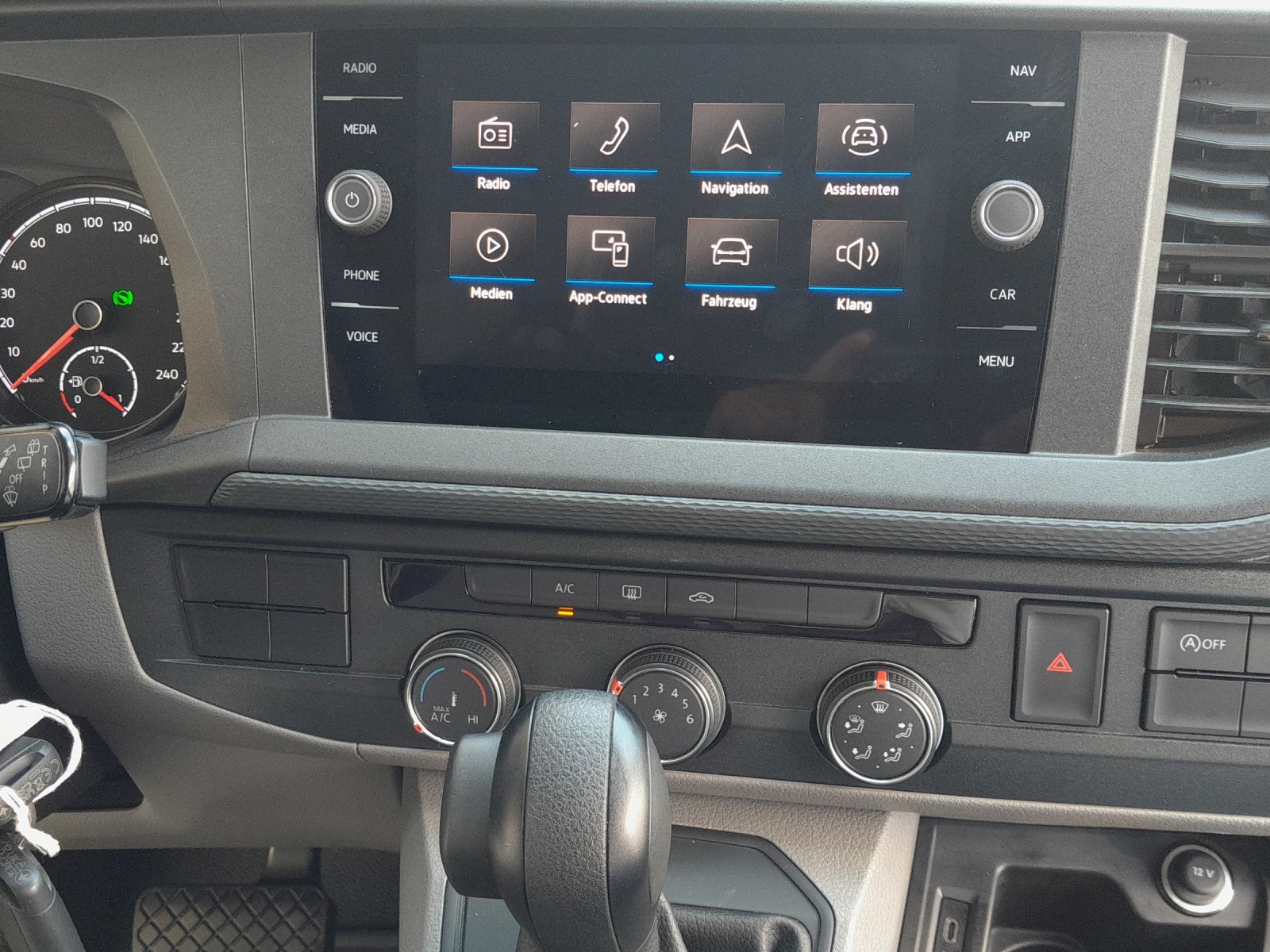 VW T6.1 2.0 TDI DSG-image-10