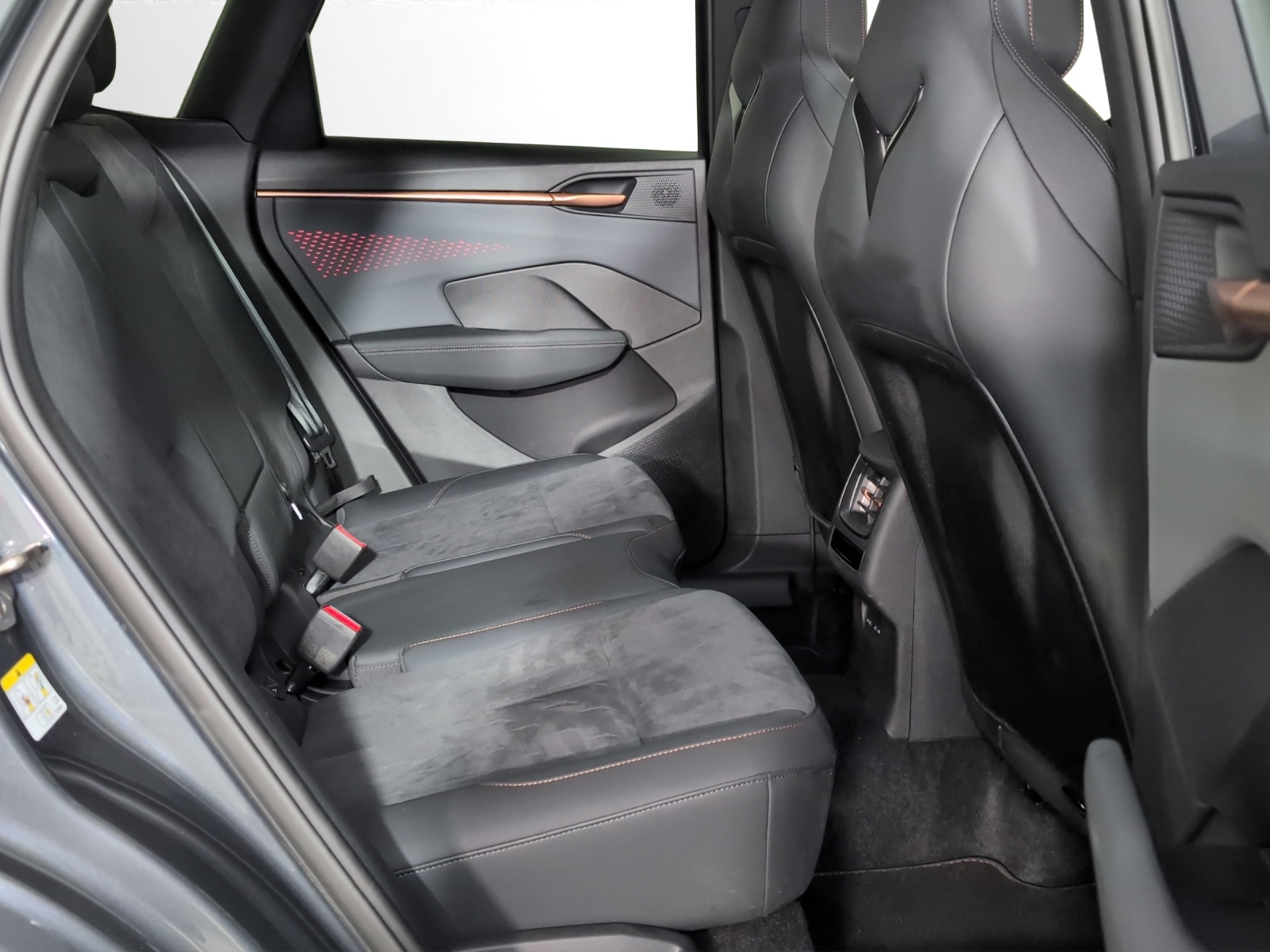 CUPRA Terramar 1.5 eTSI DSG-image-8