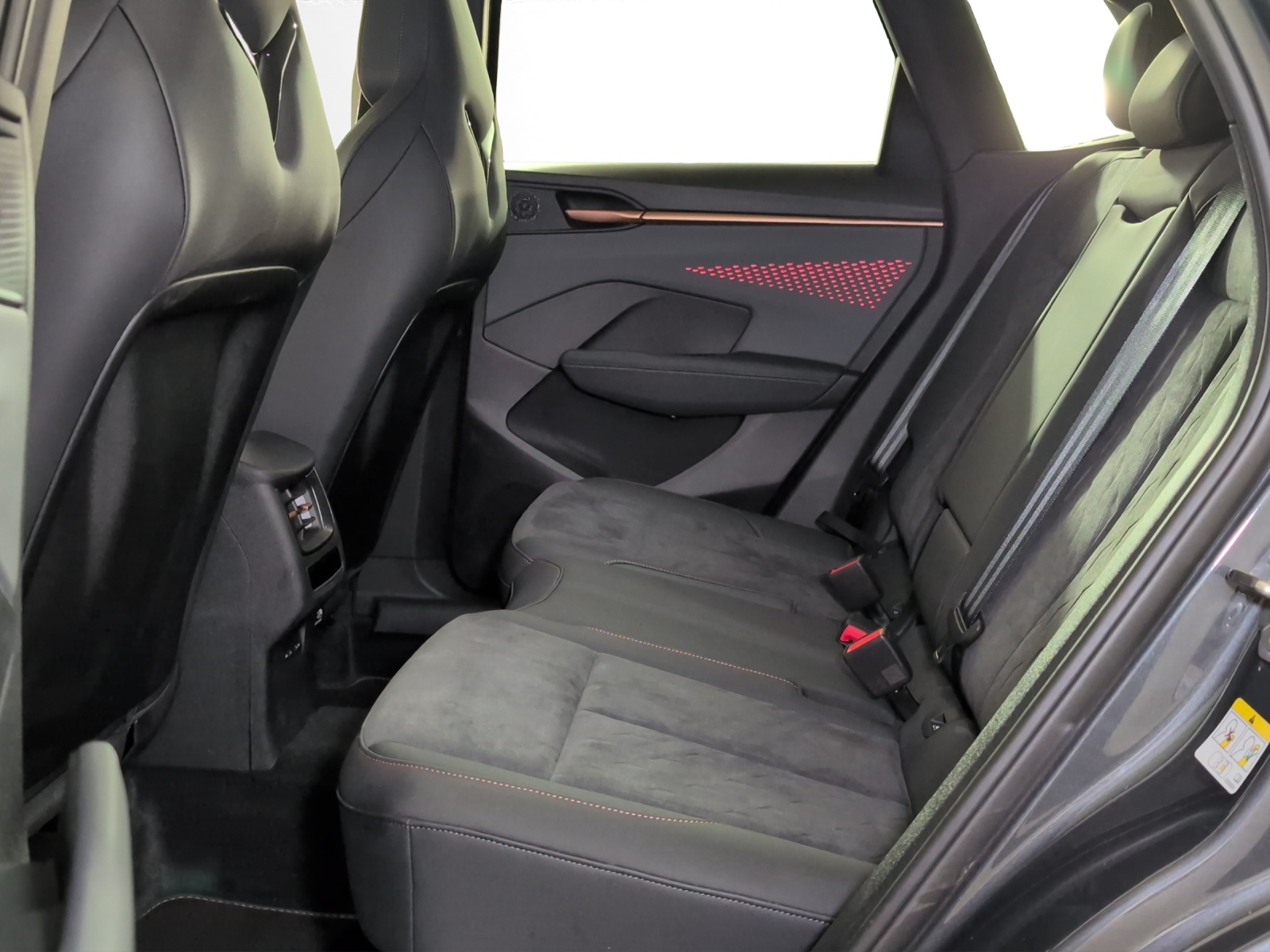 CUPRA Terramar 1.5 eTSI DSG-image-7