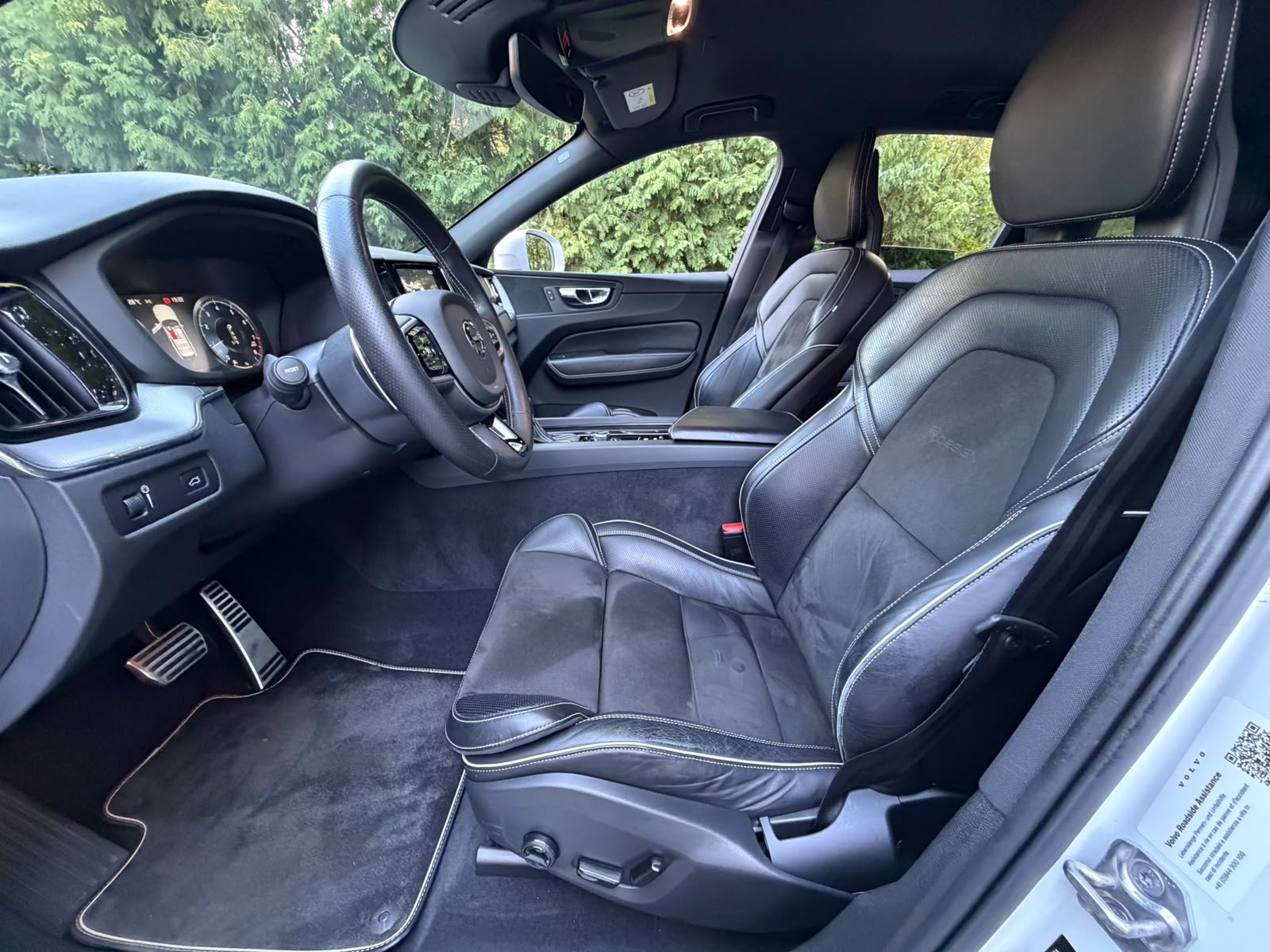VOLVO XC60 T5 AWD R-Design Geartronic-image-12