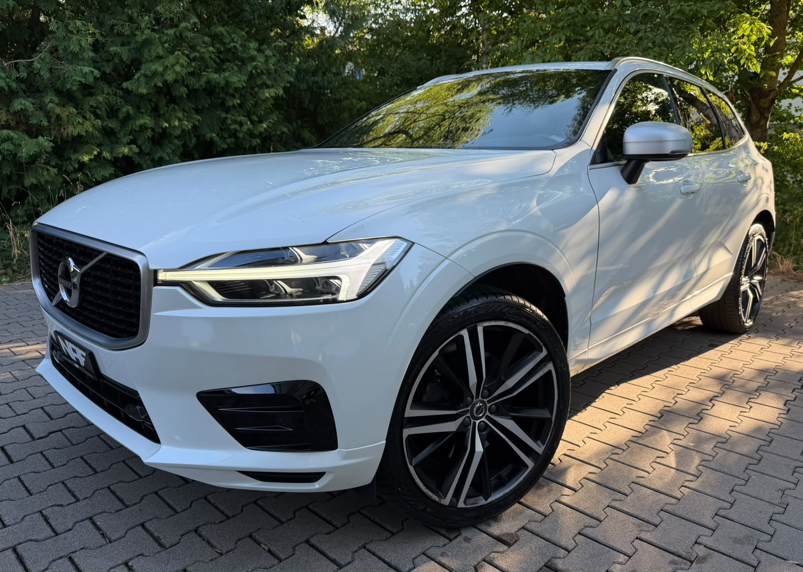 VOLVO XC60 T5 AWD R-Design Geartronic-image-0