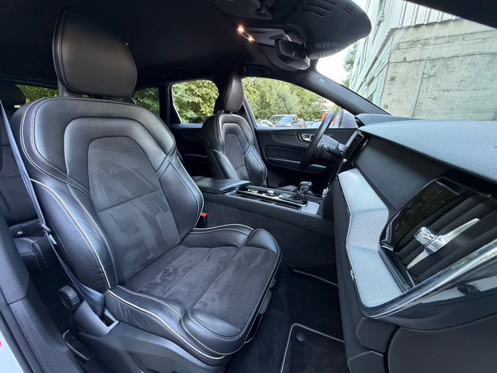 VOLVO XC60 T5 AWD R-Design Geartronic-image-21
