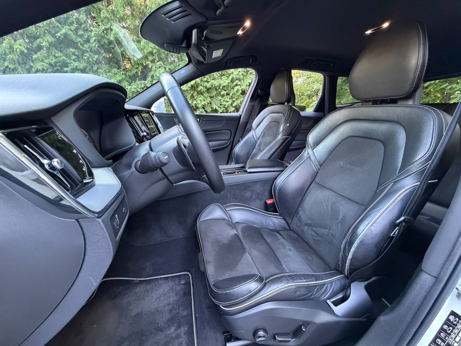 VOLVO XC60 T5 AWD R-Design Geartronic-image-14