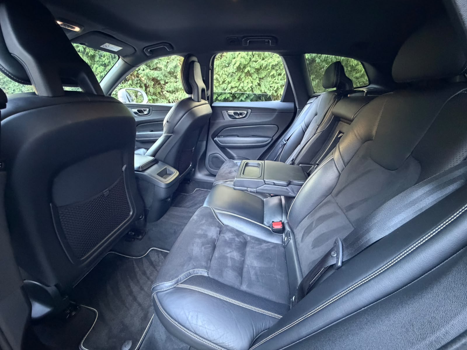 VOLVO XC60 T5 AWD R-Design Geartronic-image-16