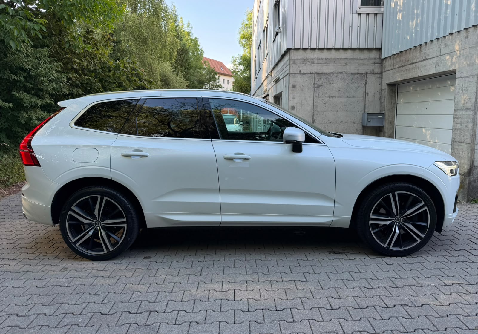 VOLVO XC60 T5 AWD R-Design Geartronic-image-8