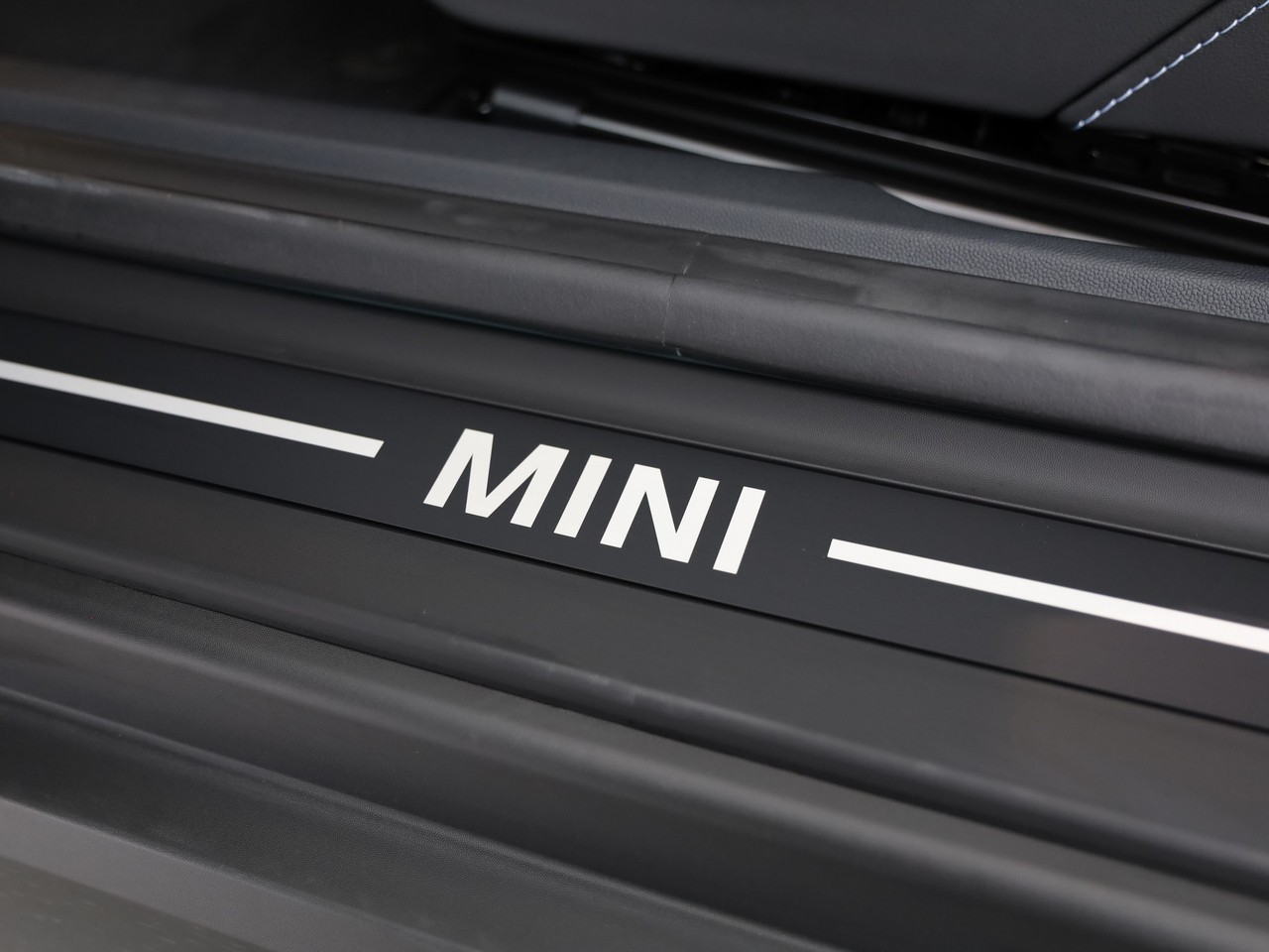 MINI Cooper E-image-19