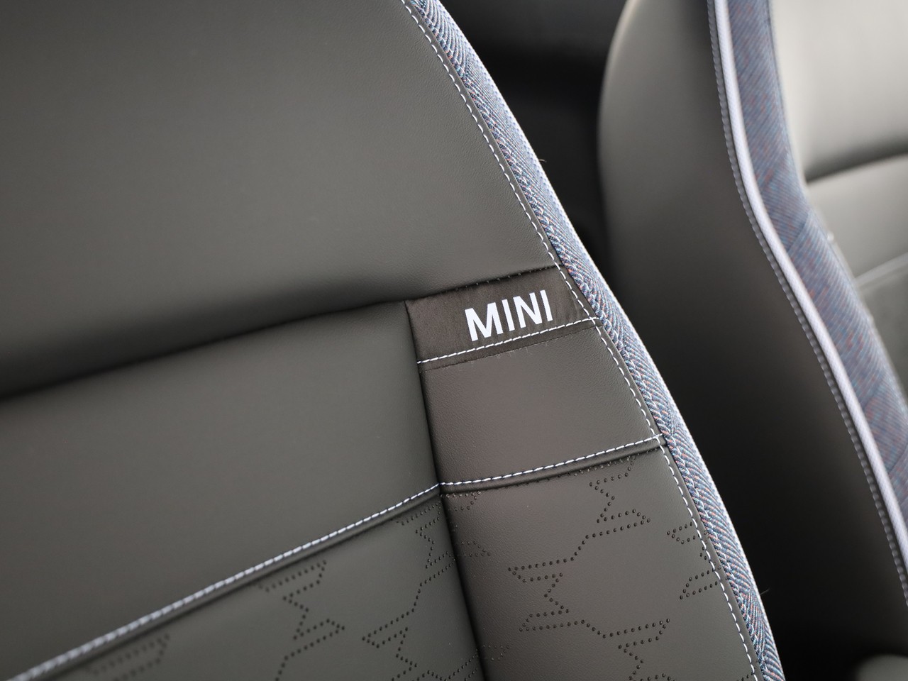 MINI Cooper E-image-13