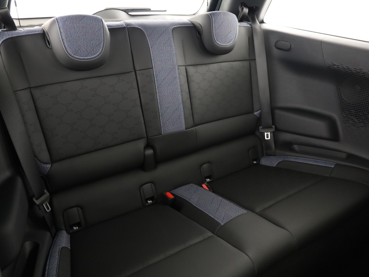 MINI Cooper E-image-15