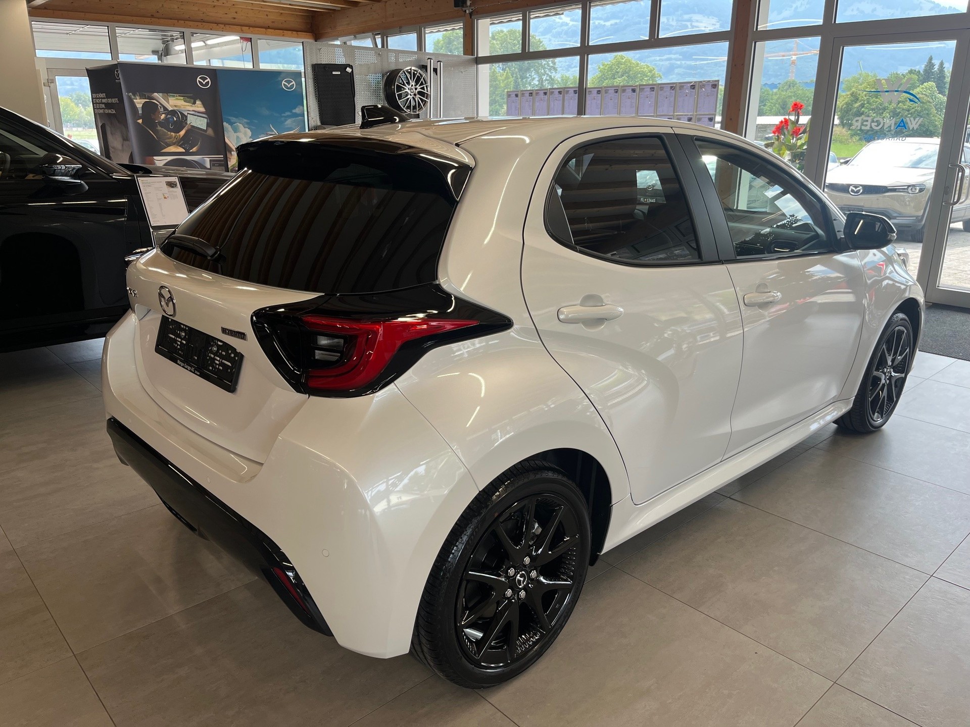 MAZDA 2 Hybrid Homura-image-3