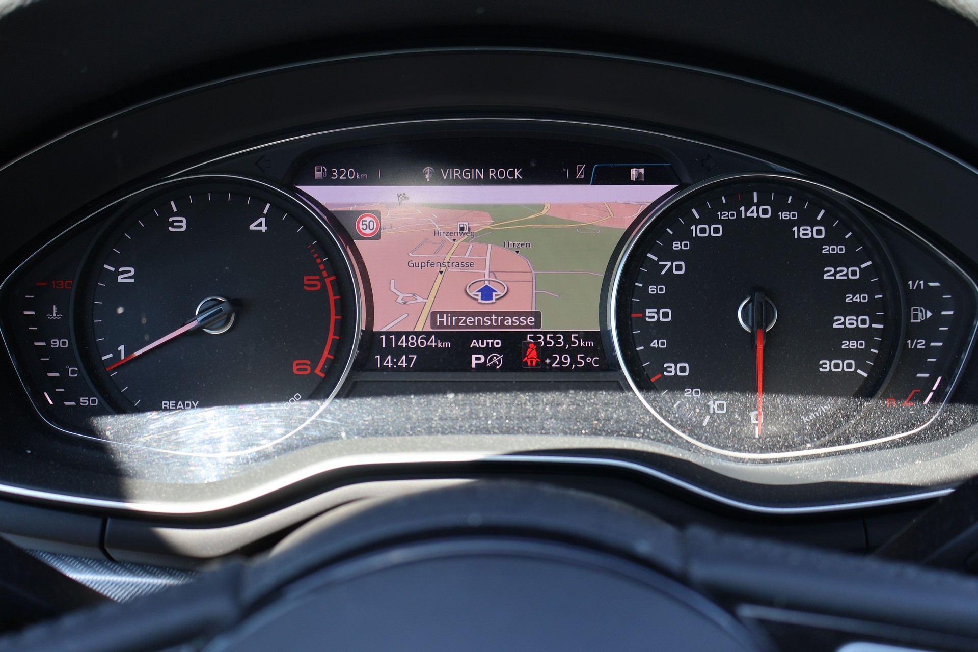AUDI A4 Avant 40 TDI Sport quattro S-tronic-image-8