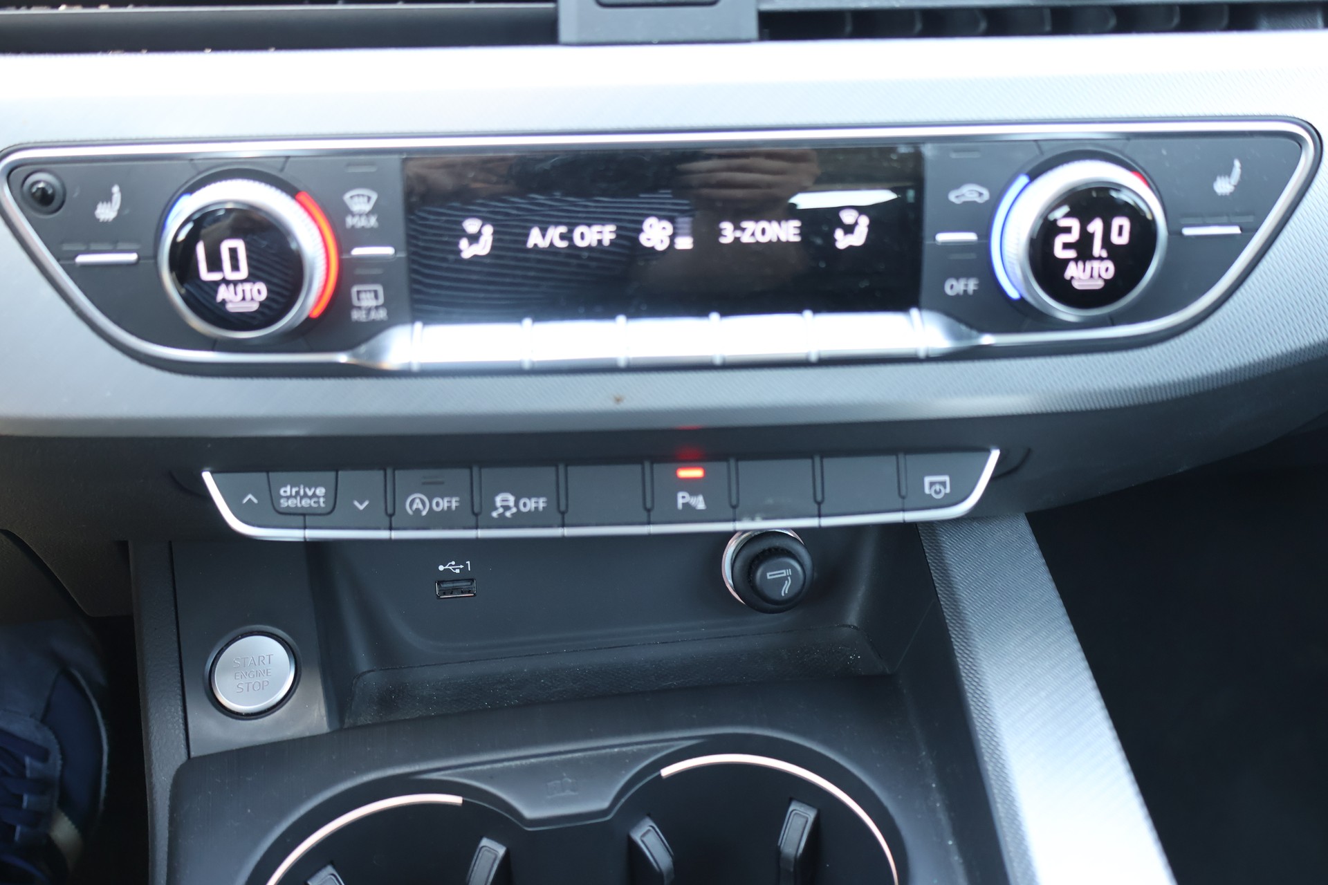AUDI A4 Avant 40 TDI Sport quattro S-tronic-image-7