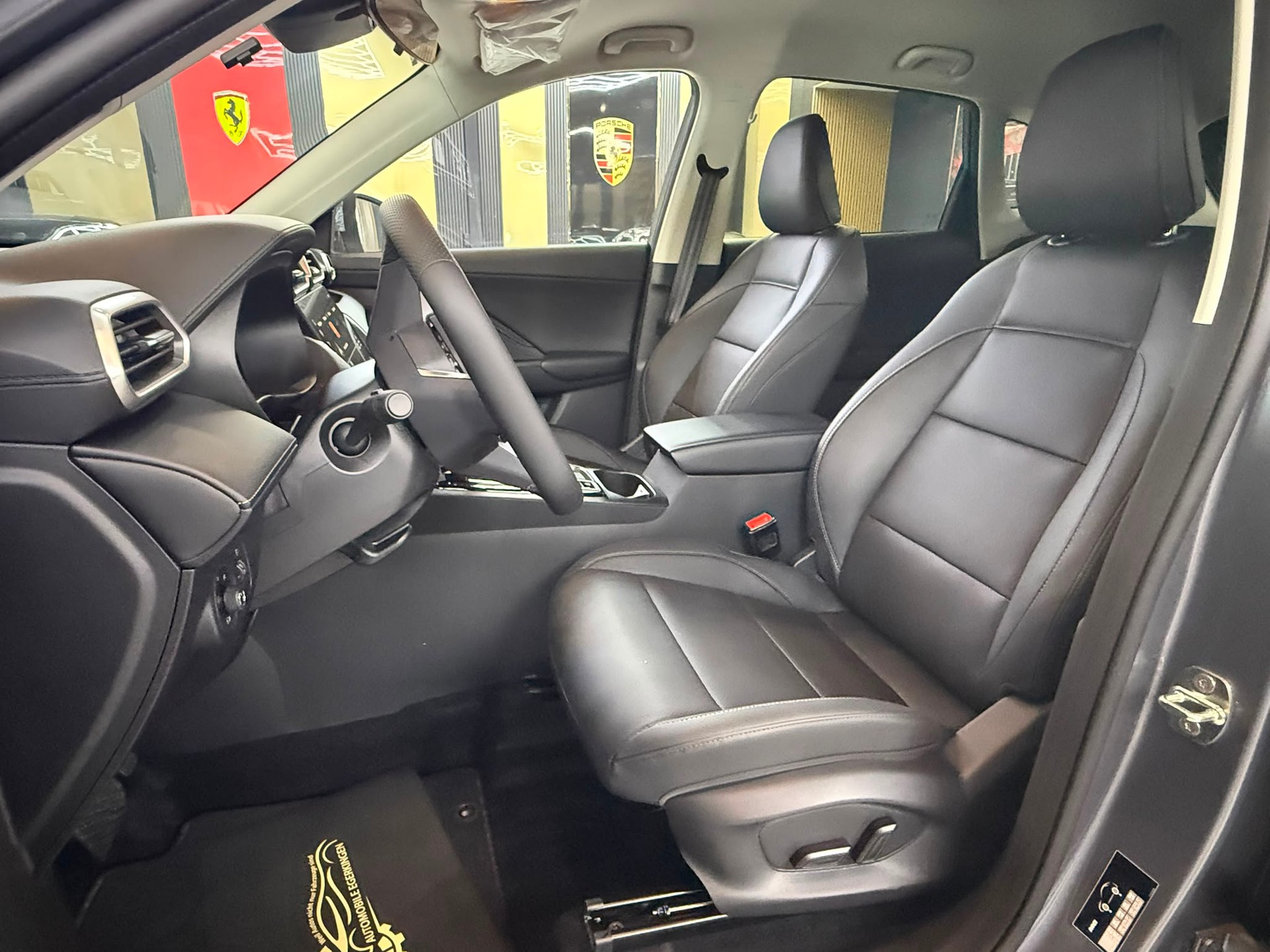 MG ZS 1.5 Hybrid+ Luxury-image-9