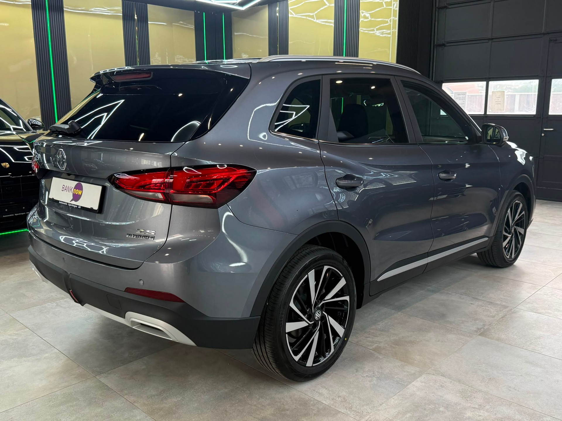 MG ZS 1.5 Hybrid+ Luxury-image-4