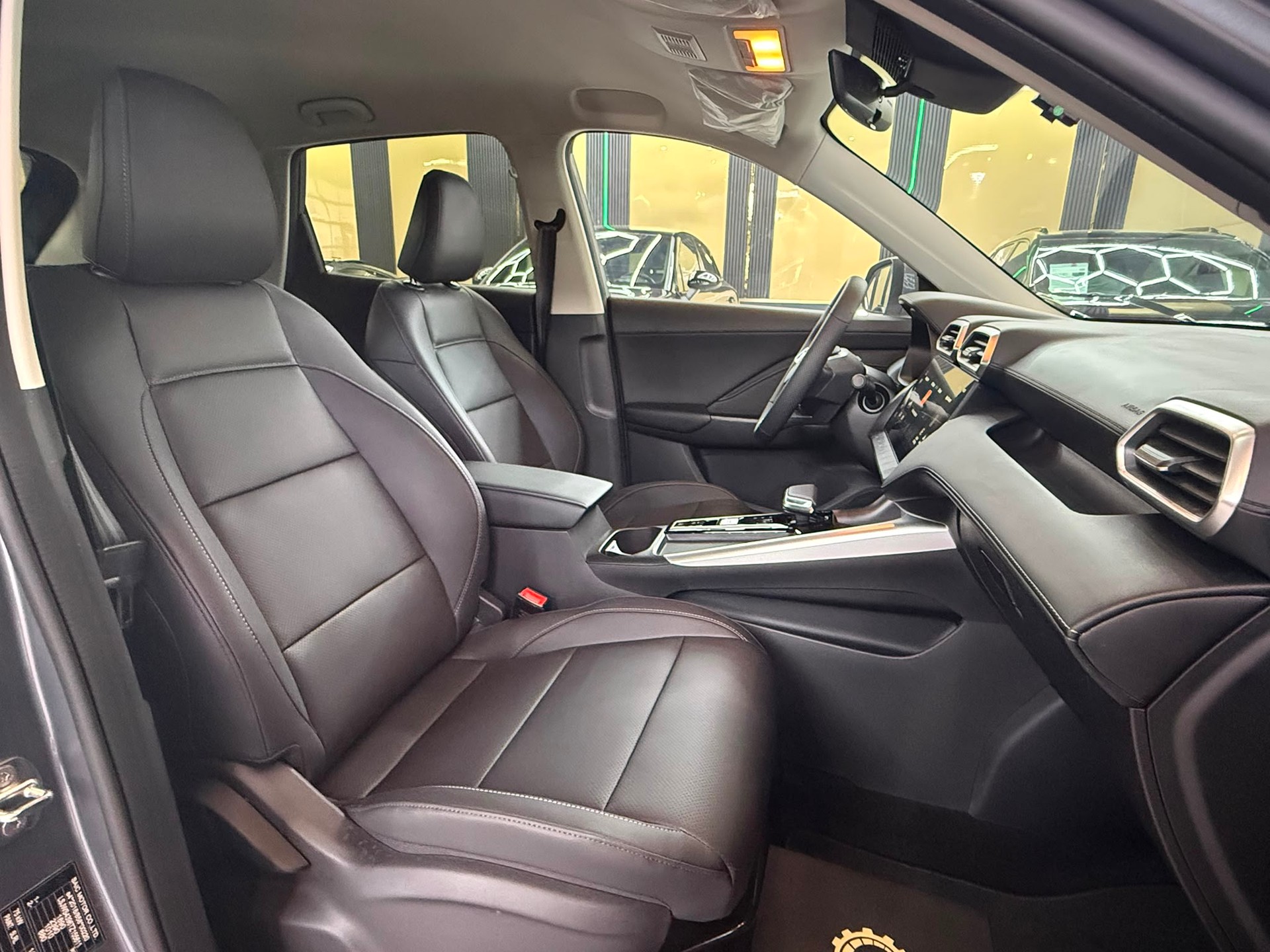 MG ZS 1.5 Hybrid+ Luxury-image-11