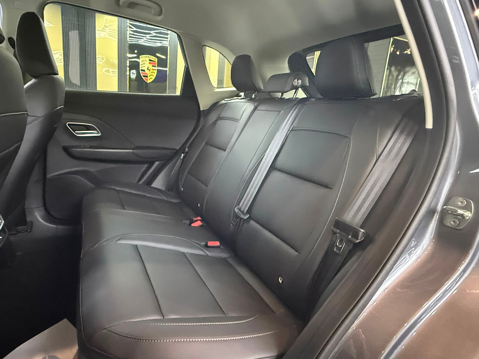 MG ZS 1.5 Hybrid+ Luxury-image-14