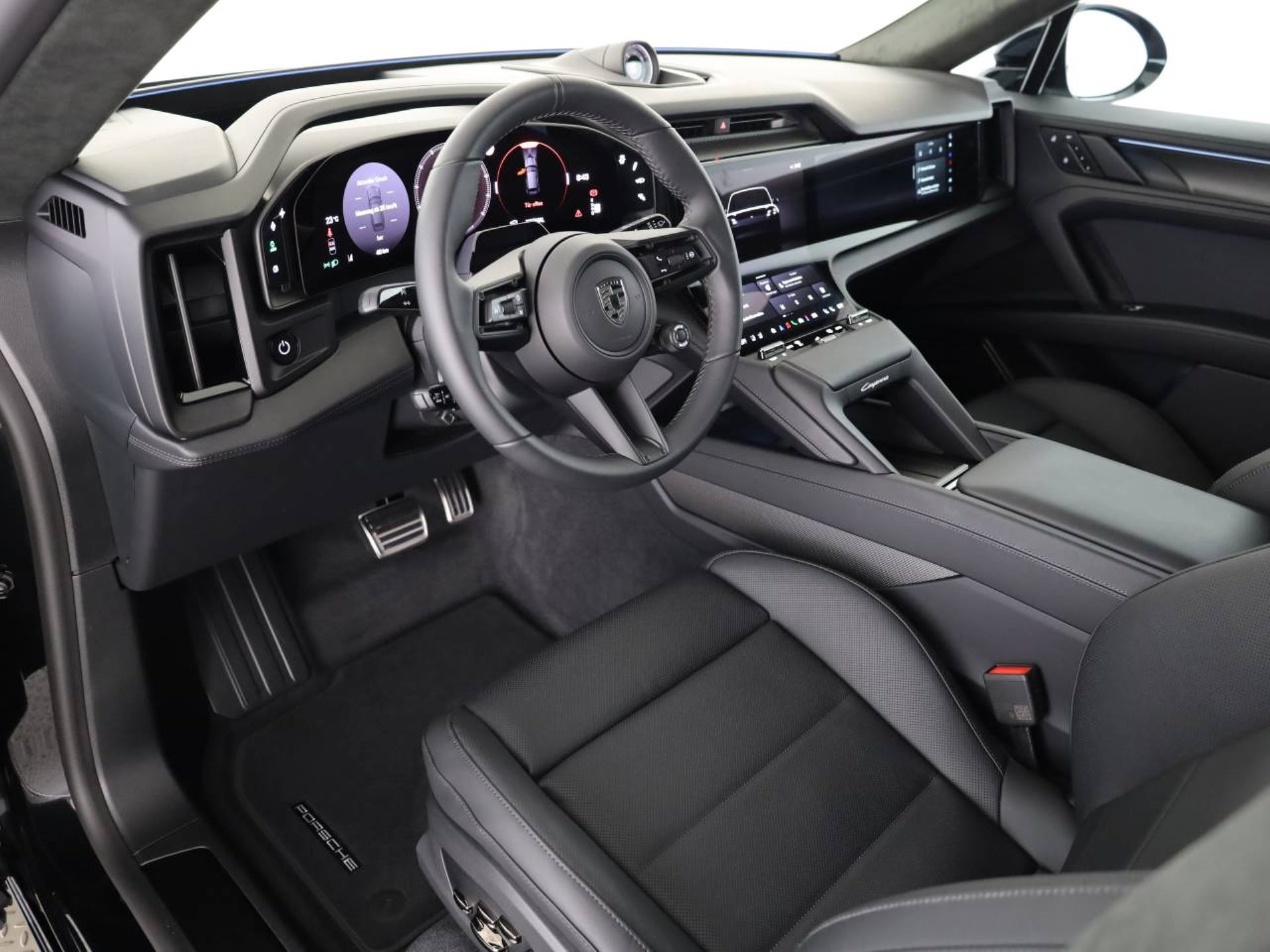 PORSCHE Cayenne Turbo Electric-showroom-element-3