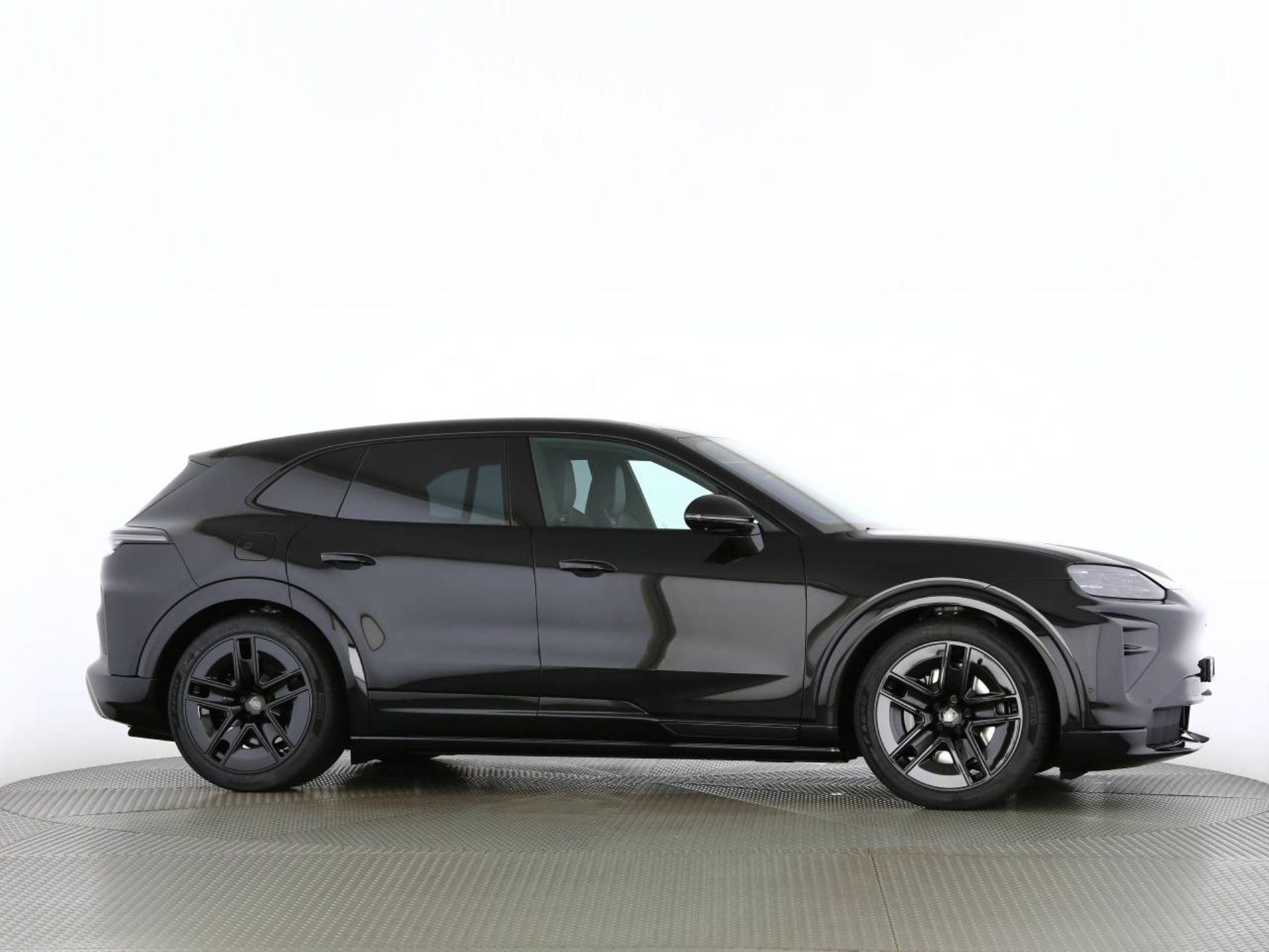 PORSCHE Cayenne Turbo Electric-image-25