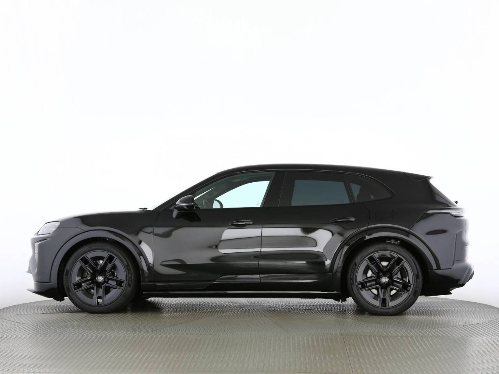 PORSCHE Cayenne Turbo Electric-image-13