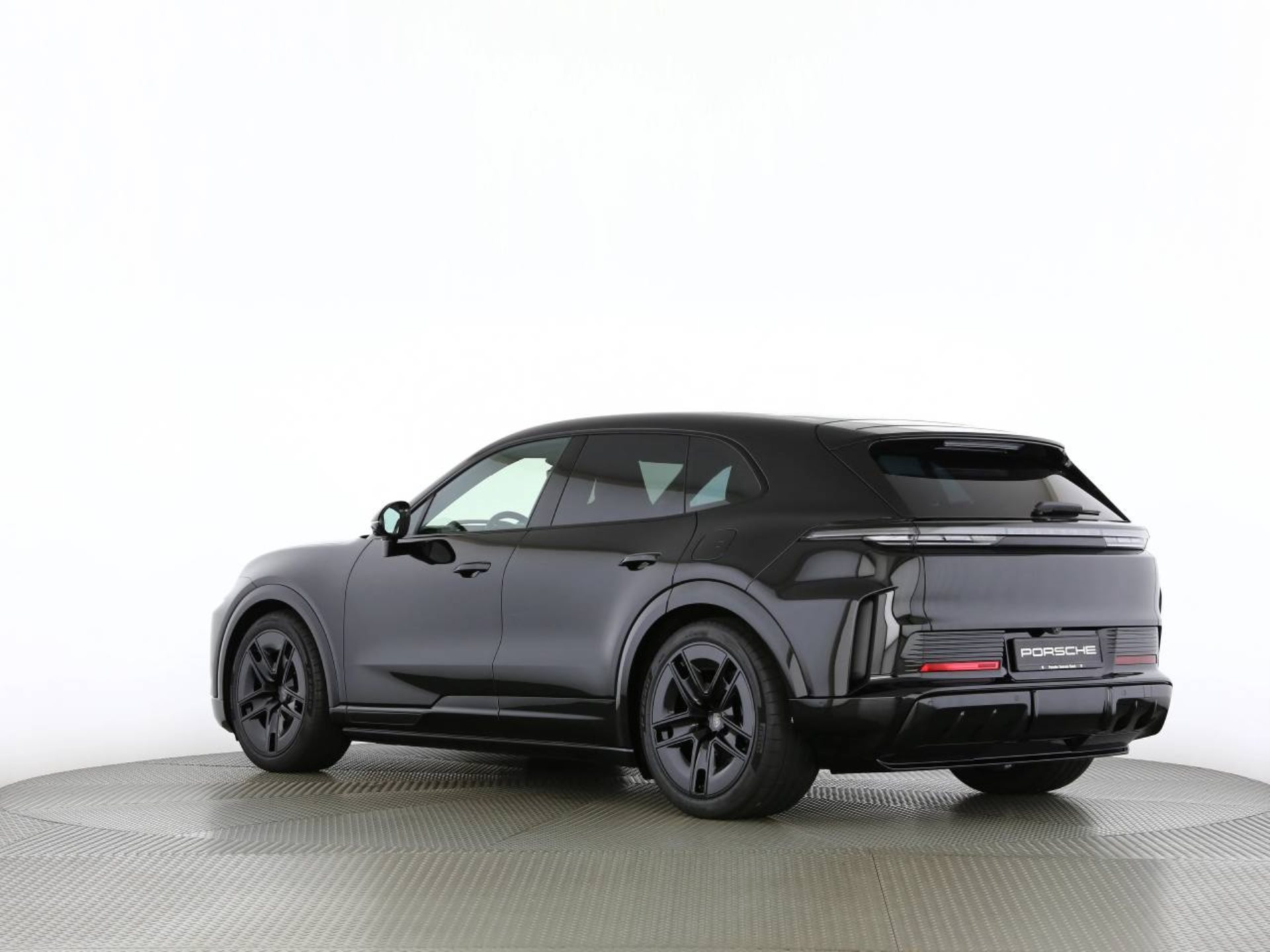 PORSCHE Cayenne Turbo Electric-image-16