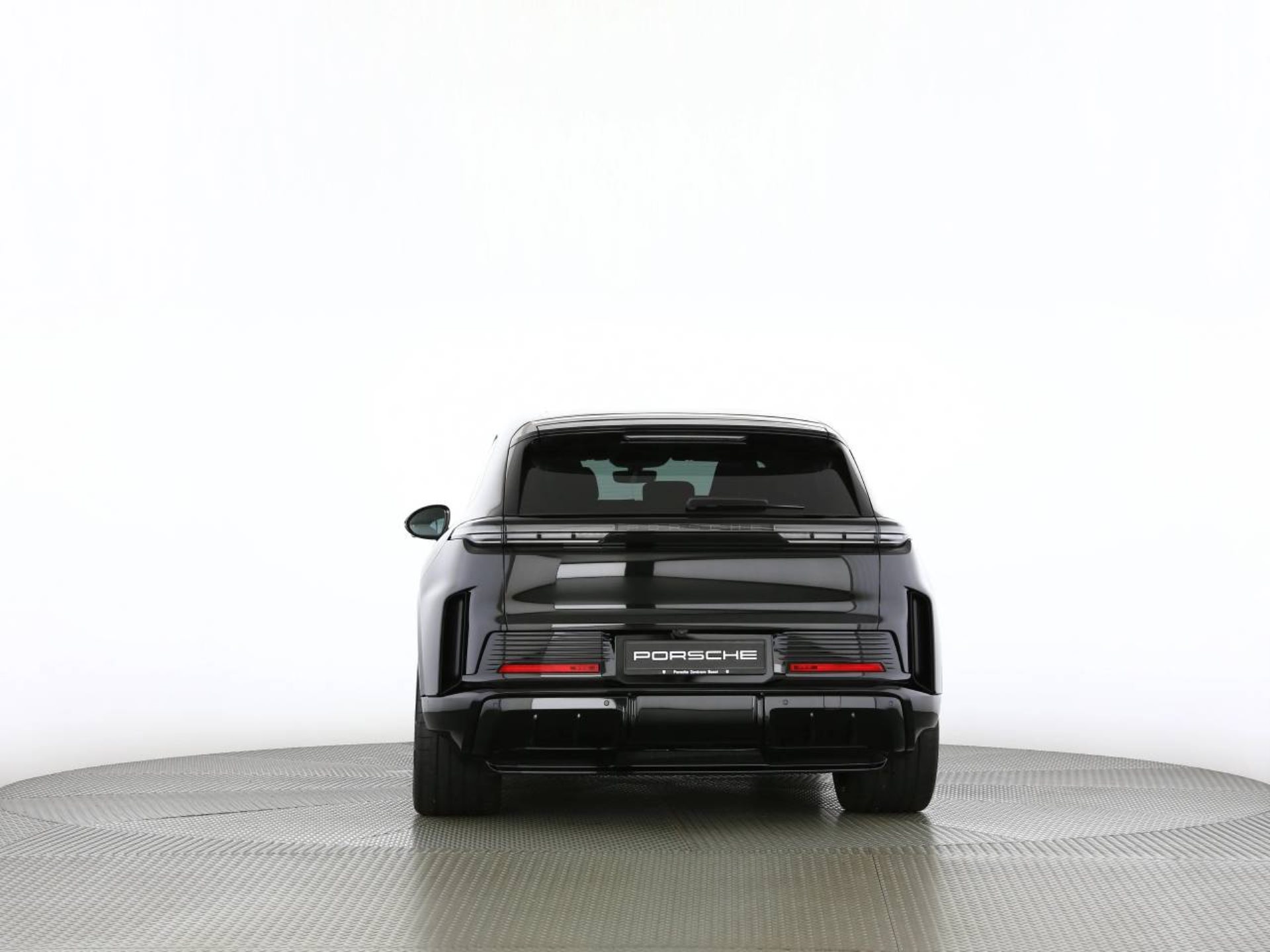 PORSCHE Cayenne Turbo Electric-image-17