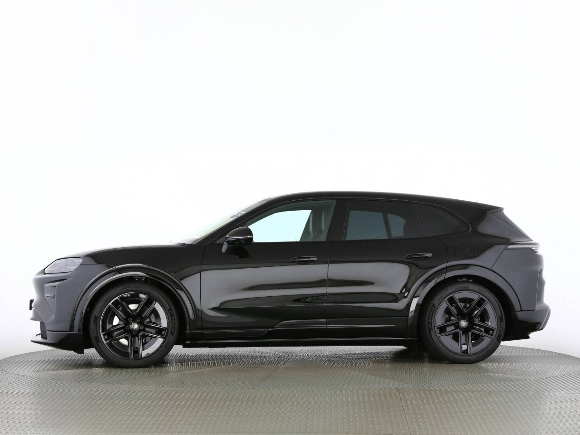 PORSCHE Cayenne Turbo Electric-image-12