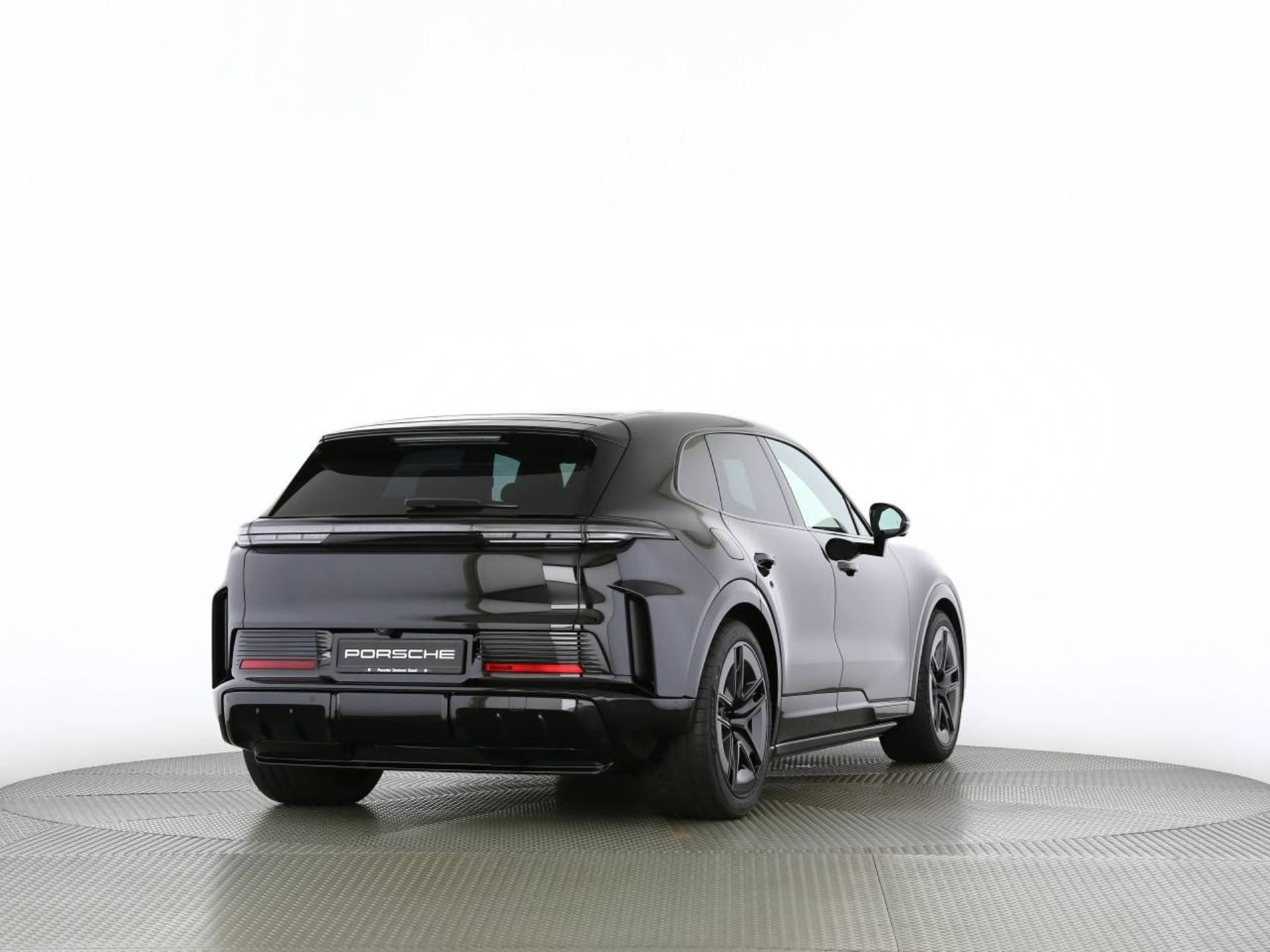 PORSCHE Cayenne Turbo Electric-image-19