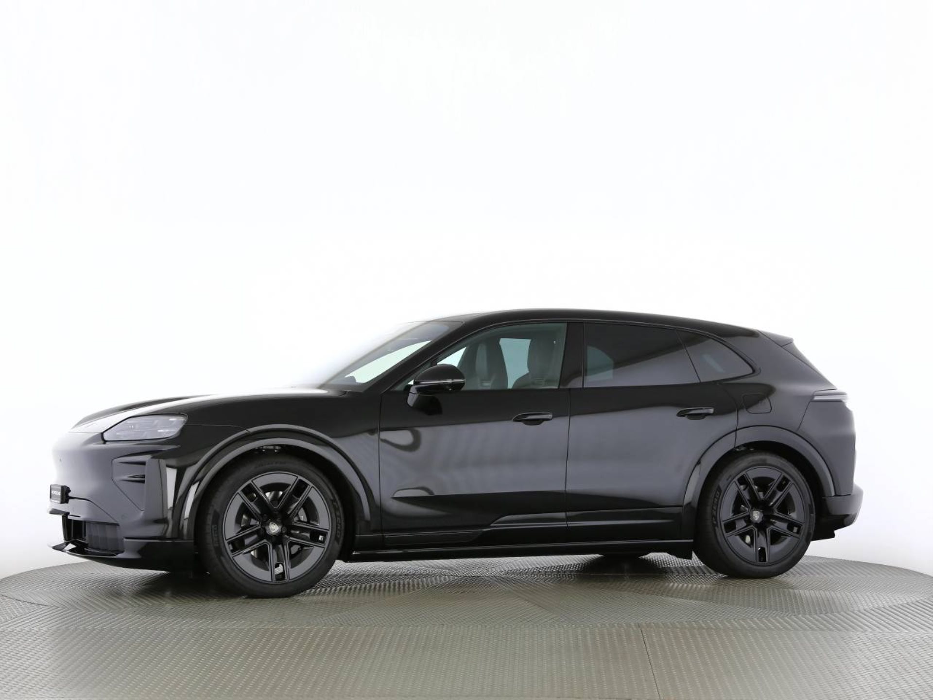 PORSCHE Cayenne Turbo Electric-image-11