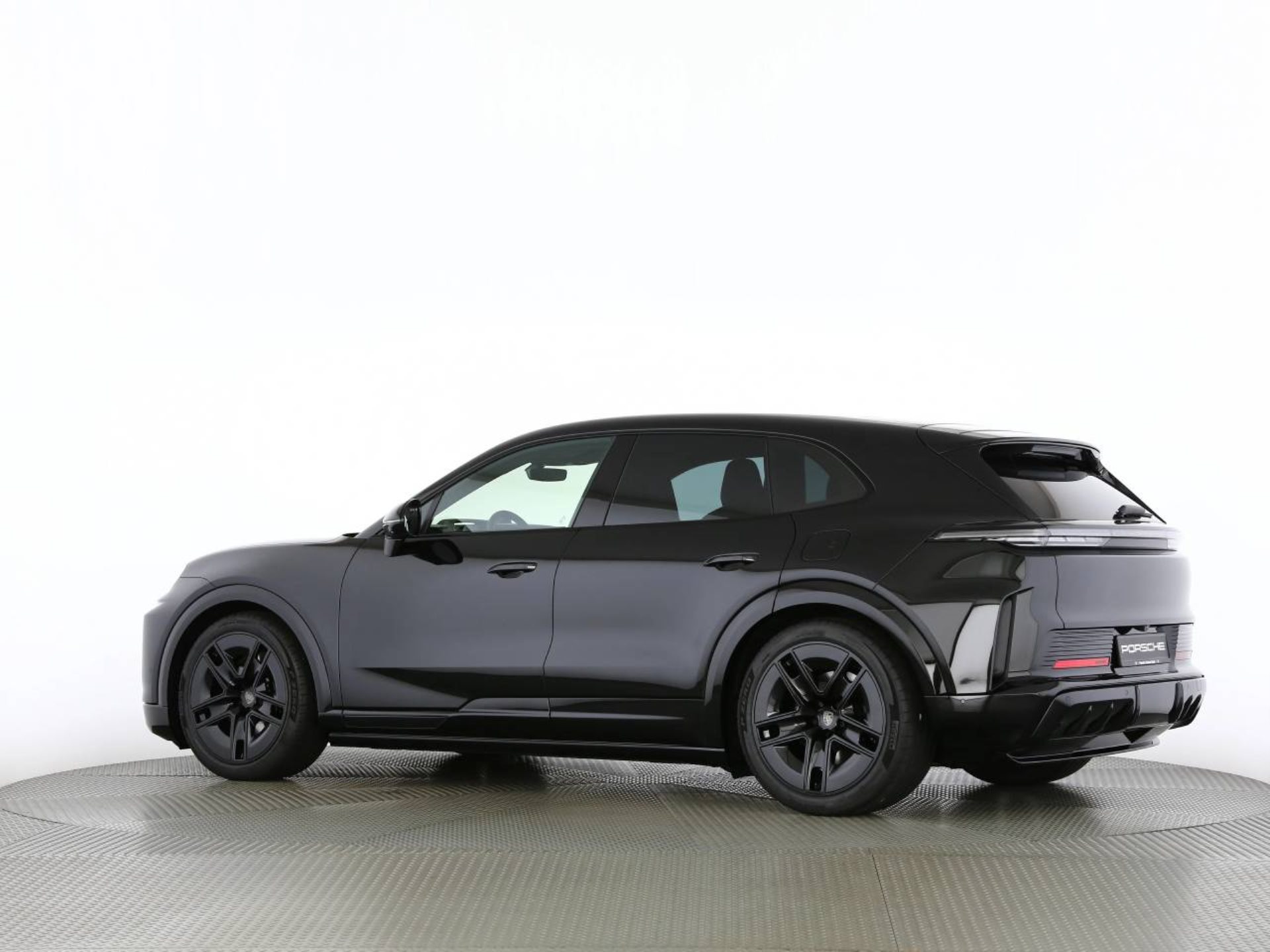 PORSCHE Cayenne Turbo Electric-image-15
