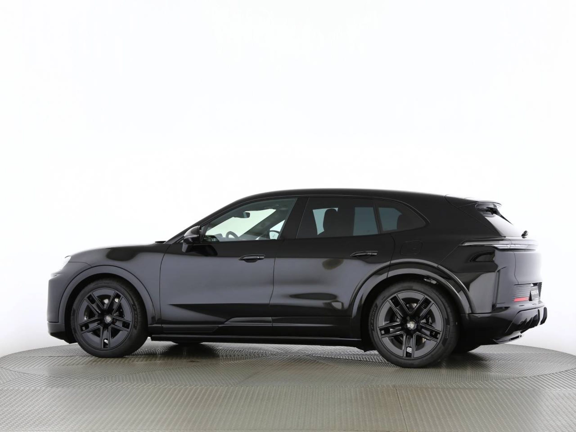 PORSCHE Cayenne Turbo Electric-image-14