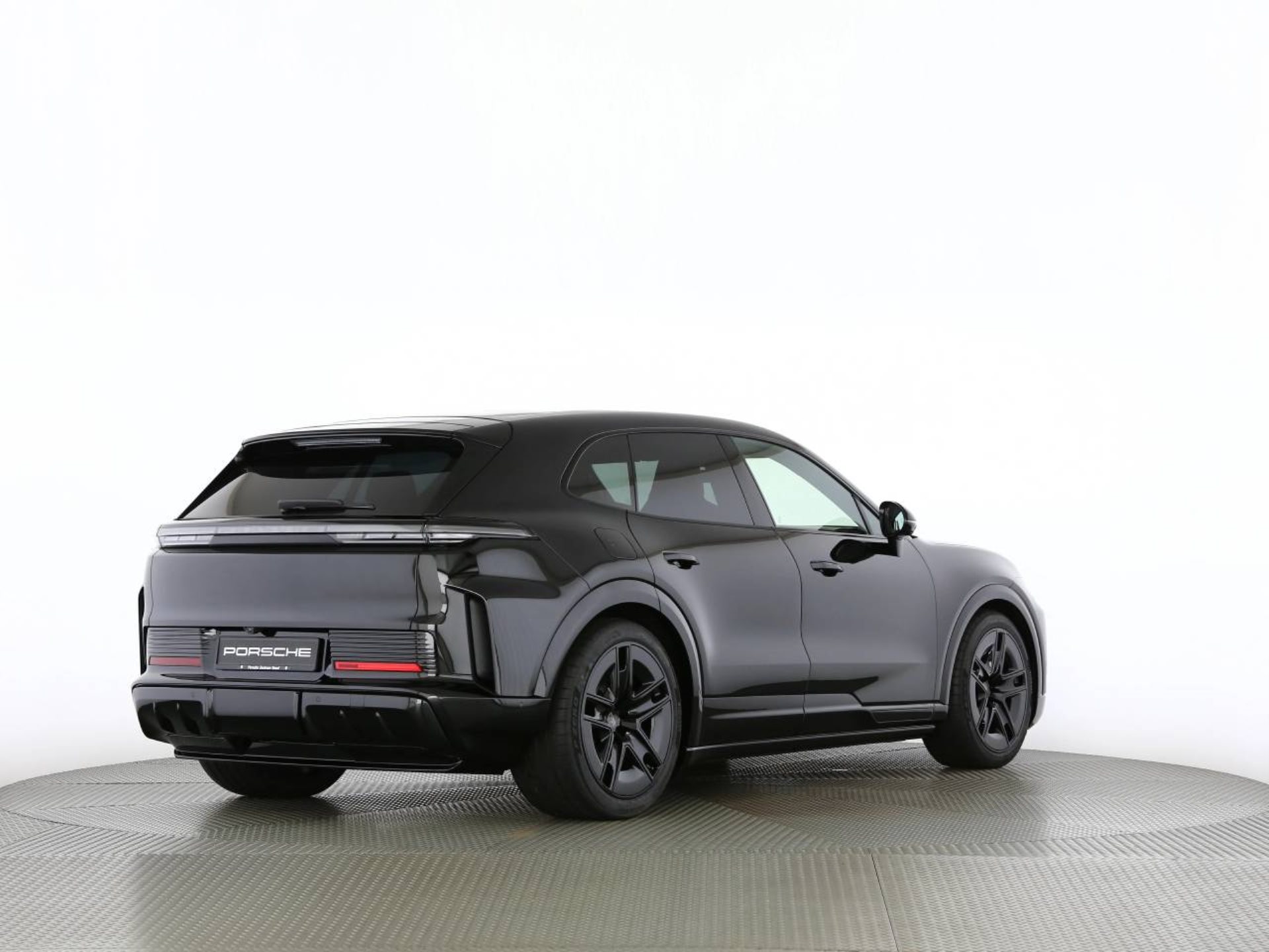 PORSCHE Cayenne Turbo Electric-image-20