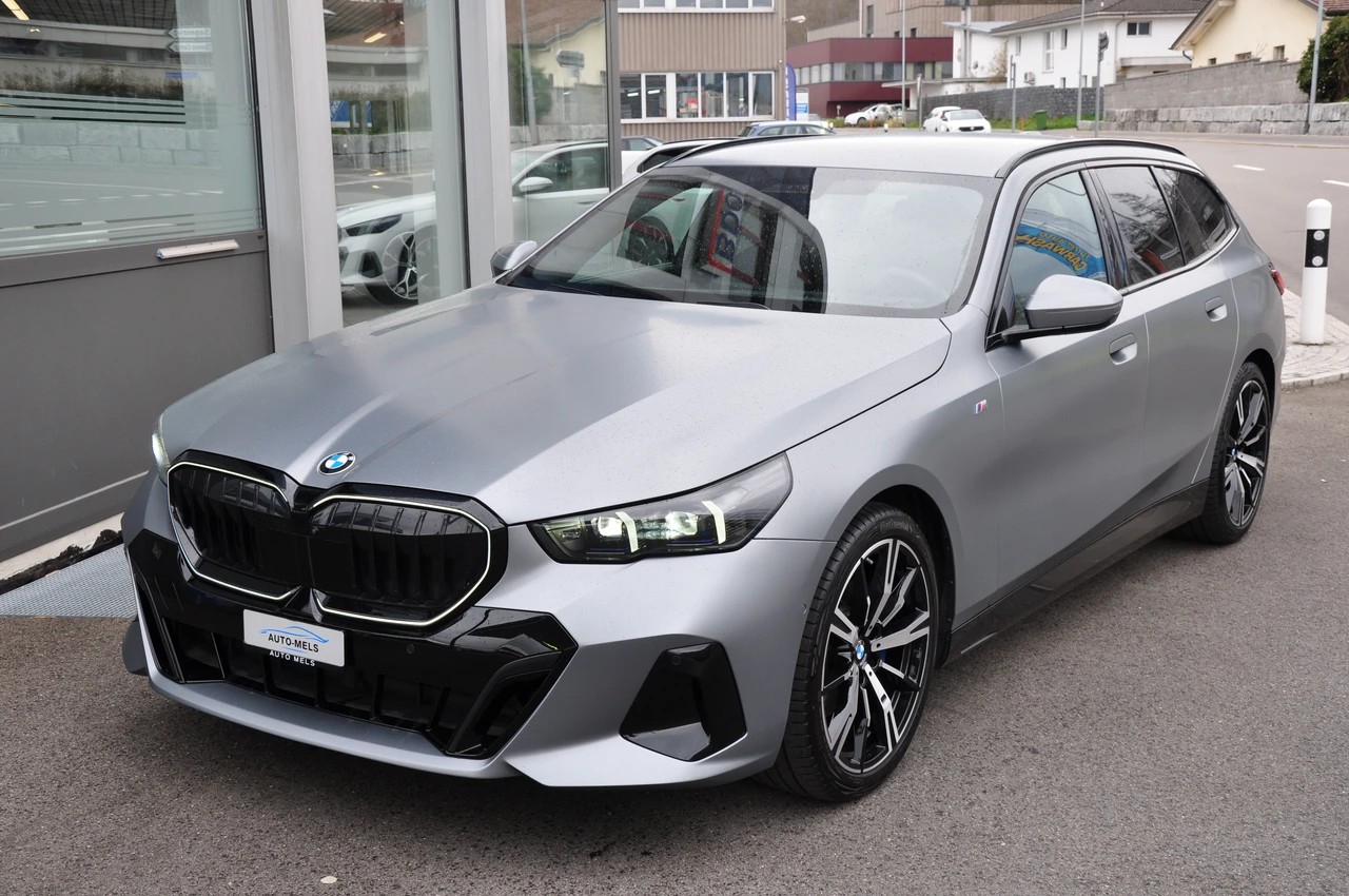 BMW 520d xDrive 48V Touring M Sport Pro Steptronic-image-2