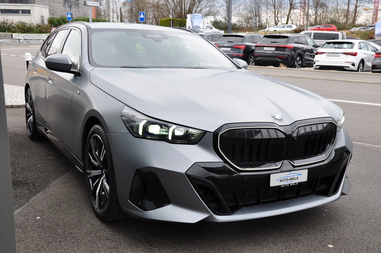 BMW 520d xDrive 48V Touring M Sport Pro Steptronic-image-12