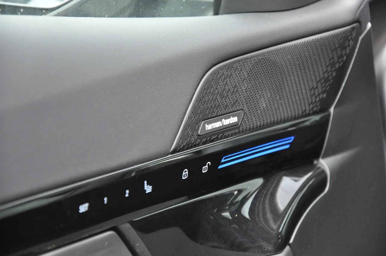 BMW 520d xDrive 48V Touring M Sport Pro Steptronic-image-19