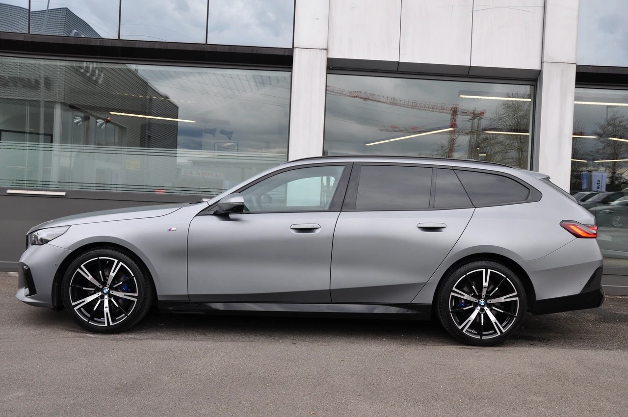 BMW 520d xDrive 48V Touring M Sport Pro Steptronic-image-7