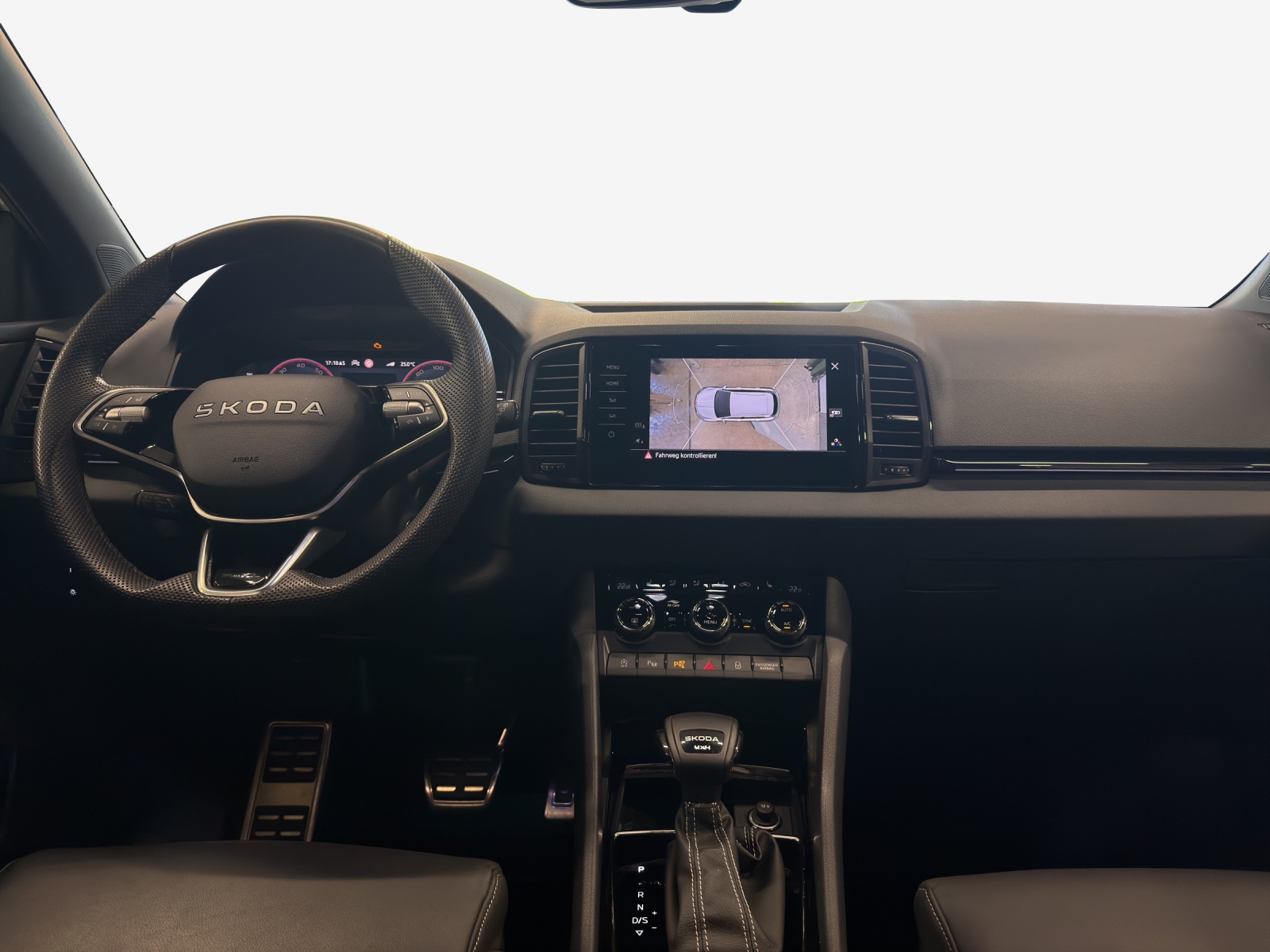 SKODA Karoq 2.0 TSI SportLine 4x4 DSG-image-8