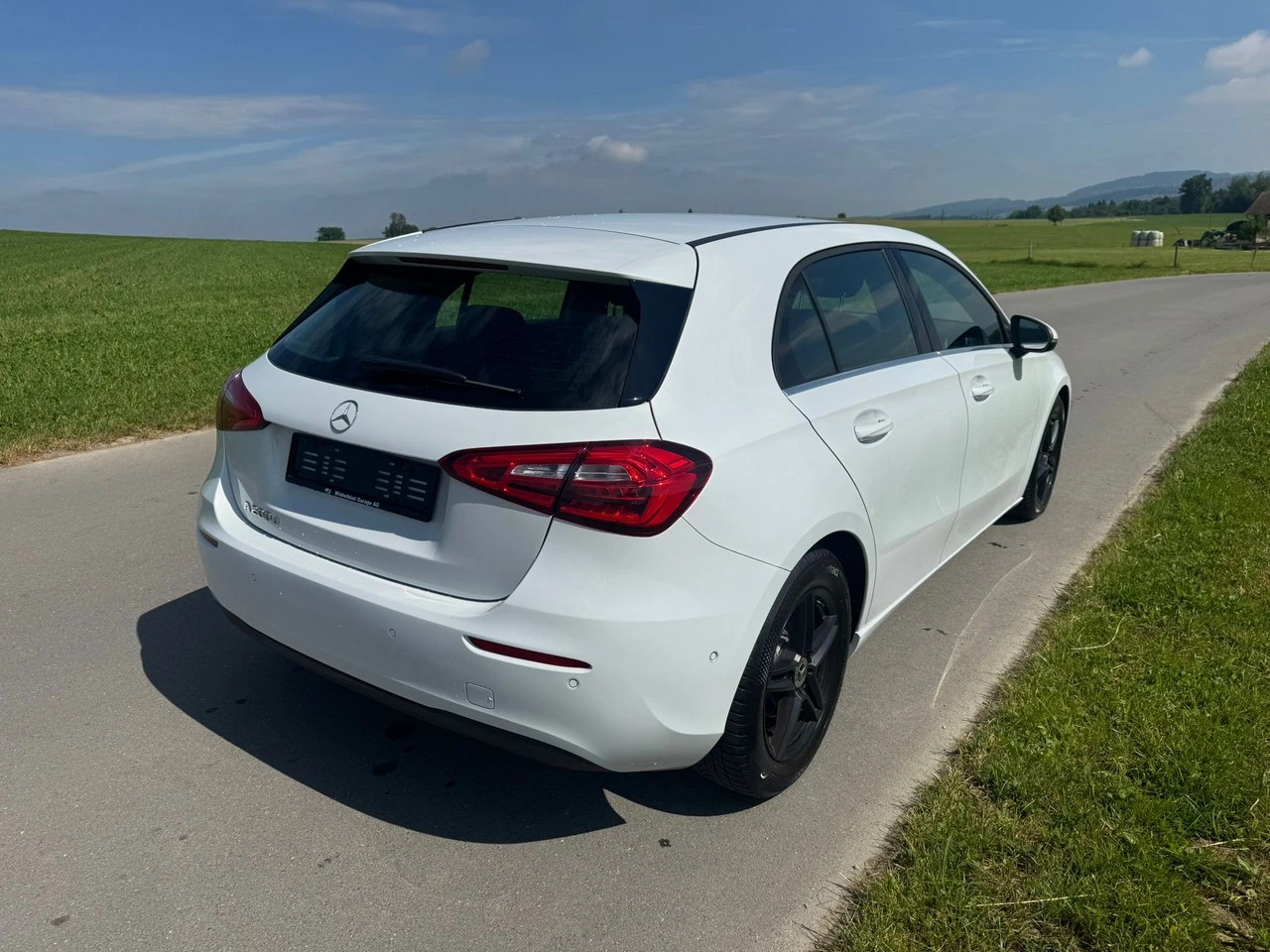 MERCEDES-BENZ A 200 d 8G-DCT-image-4