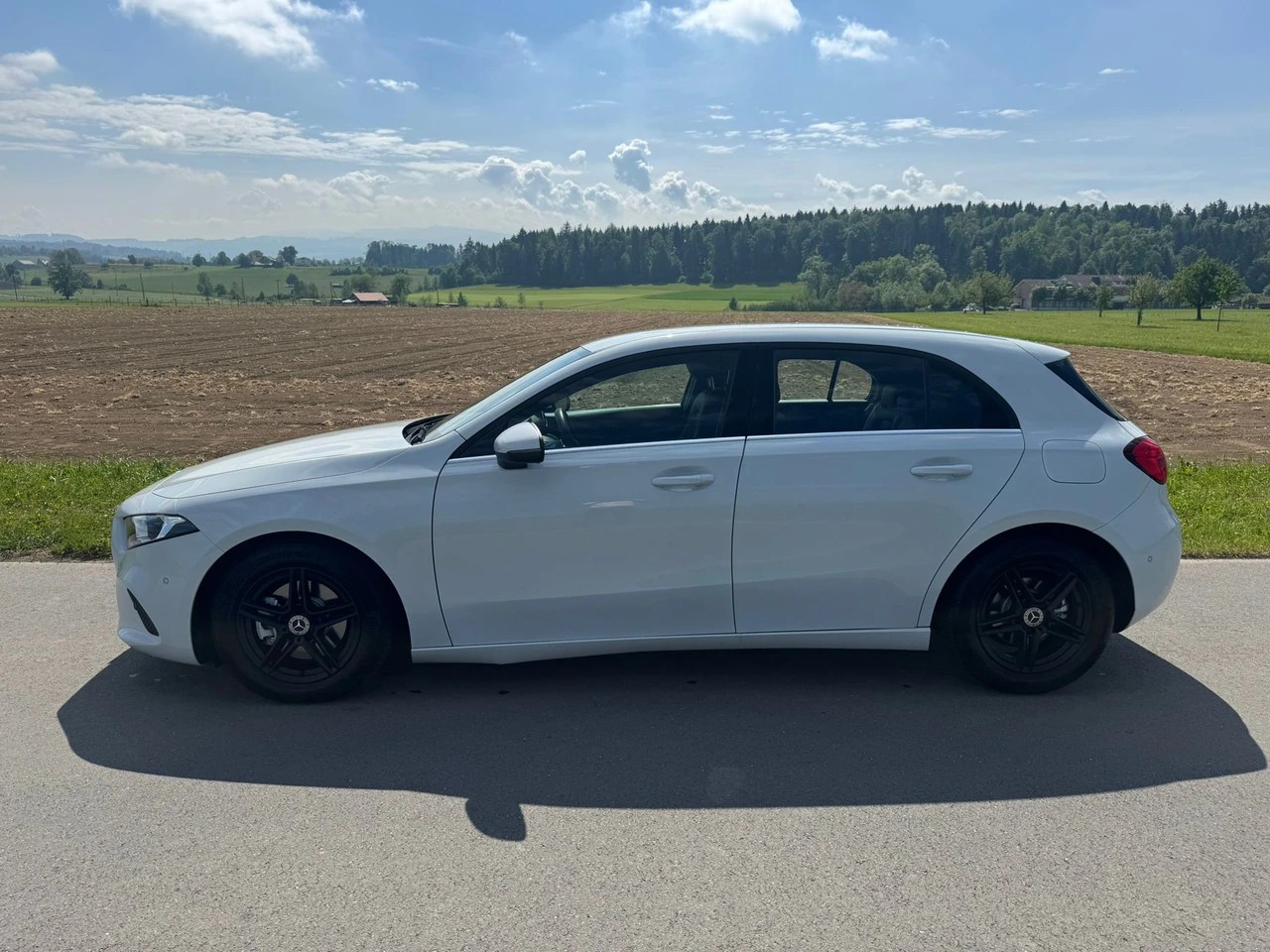 MERCEDES-BENZ A 200 d 8G-DCT-image-2