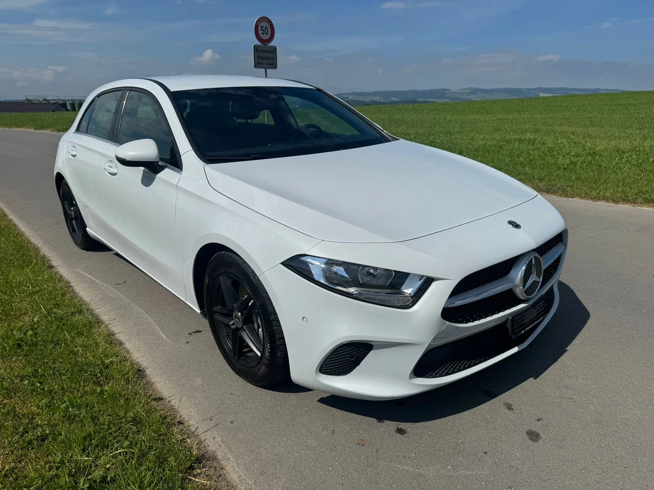 MERCEDES-BENZ A 200 d 8G-DCT-image-1