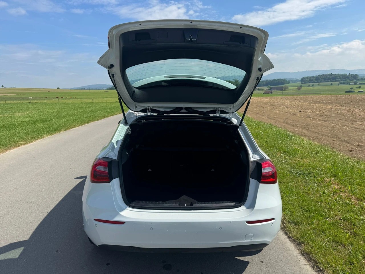 MERCEDES-BENZ A 200 d 8G-DCT-image-5