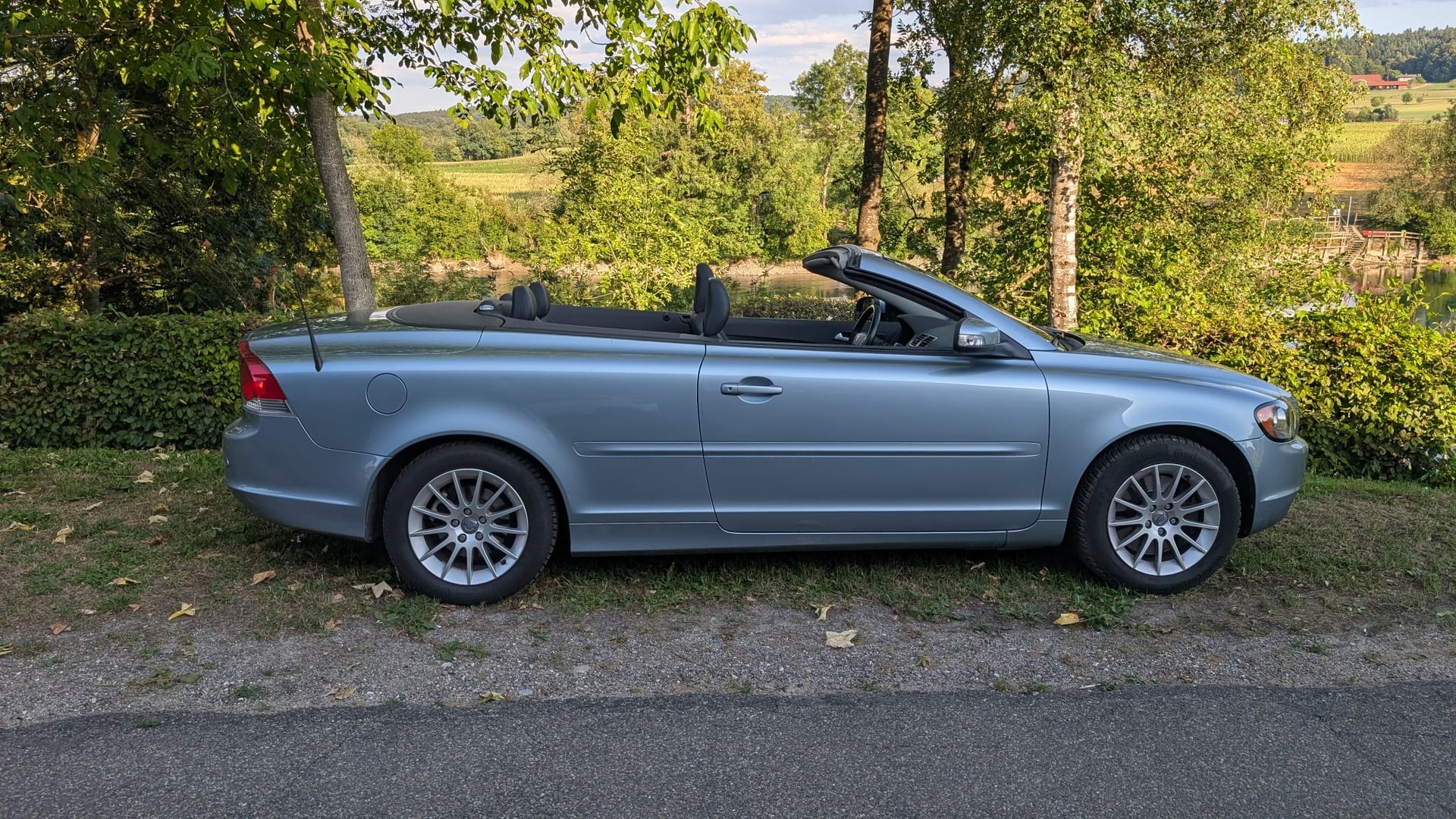 VOLVO 2.4i 20V 170 Summum-image-1