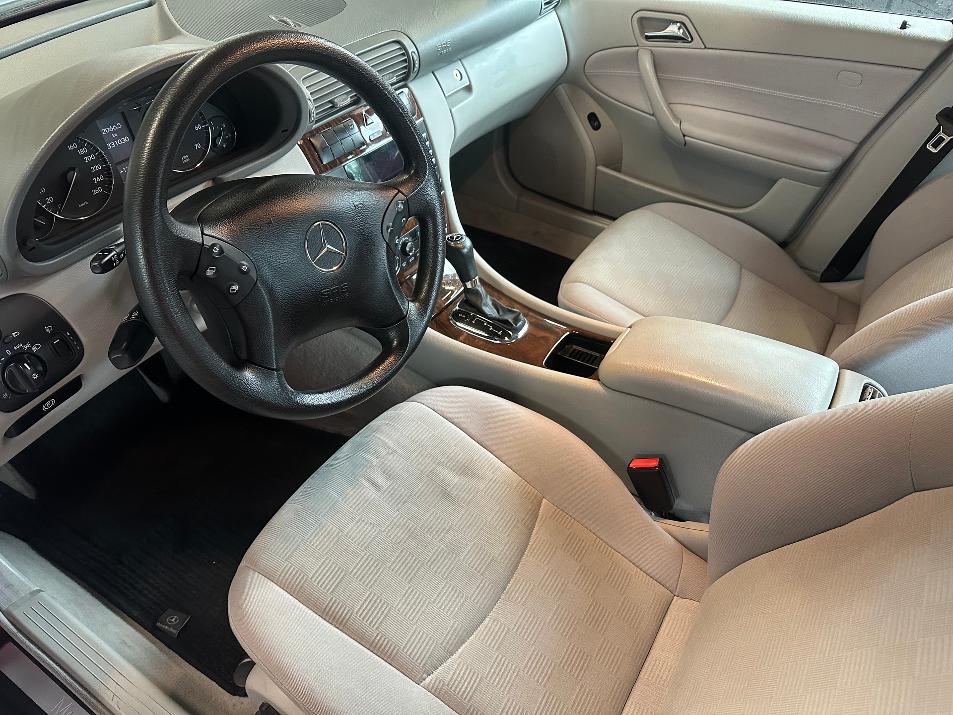 MERCEDES-BENZ C 280 Classic-image-8