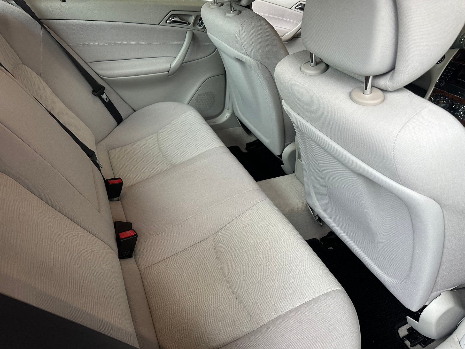 MERCEDES-BENZ C 280 Classic-image-12