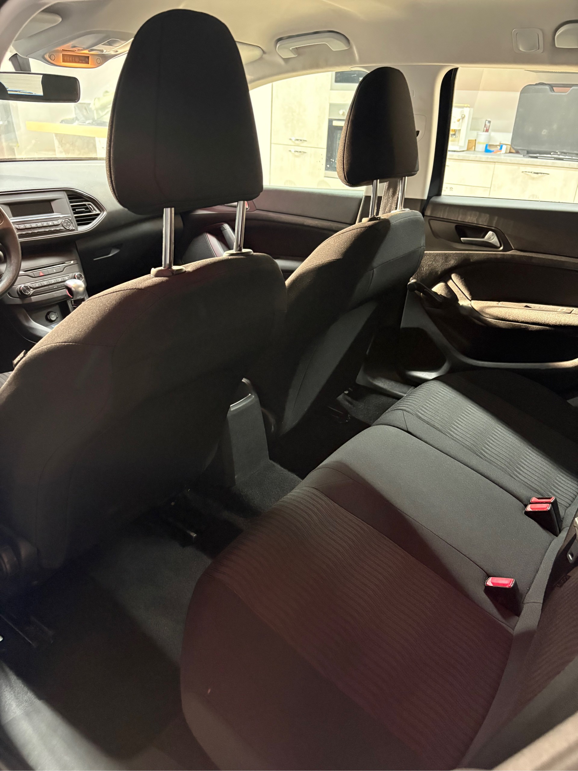 PEUGEOT 308 SW 1.6 BlueHDI Allure-image-7