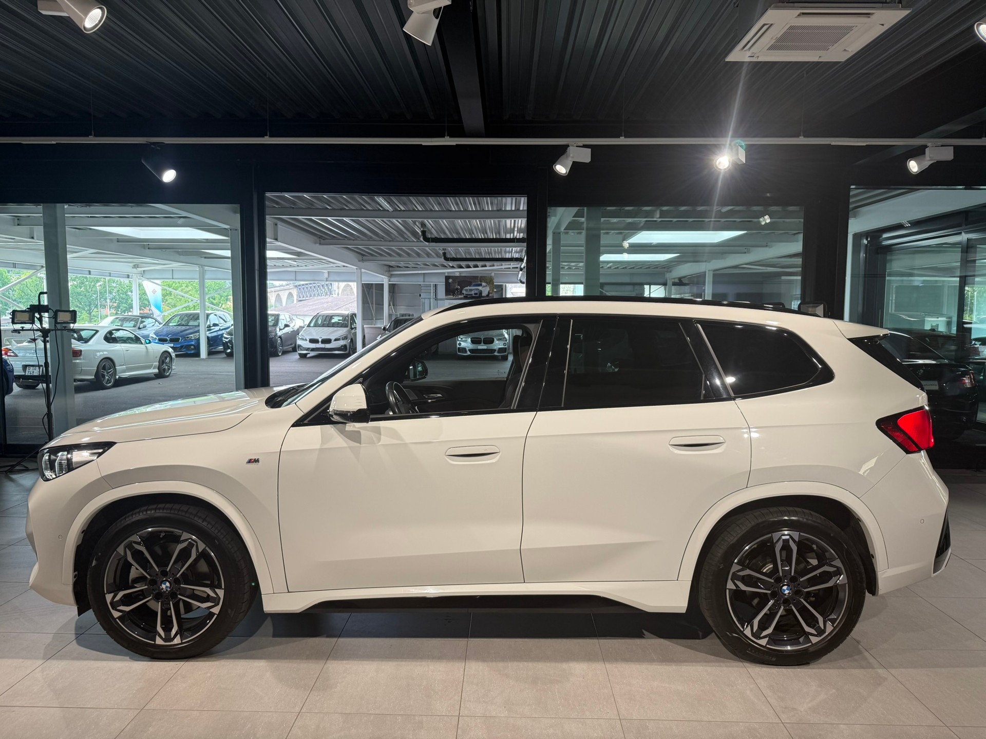 BMW X1 xDrive 23d 48V M Sport-image-1